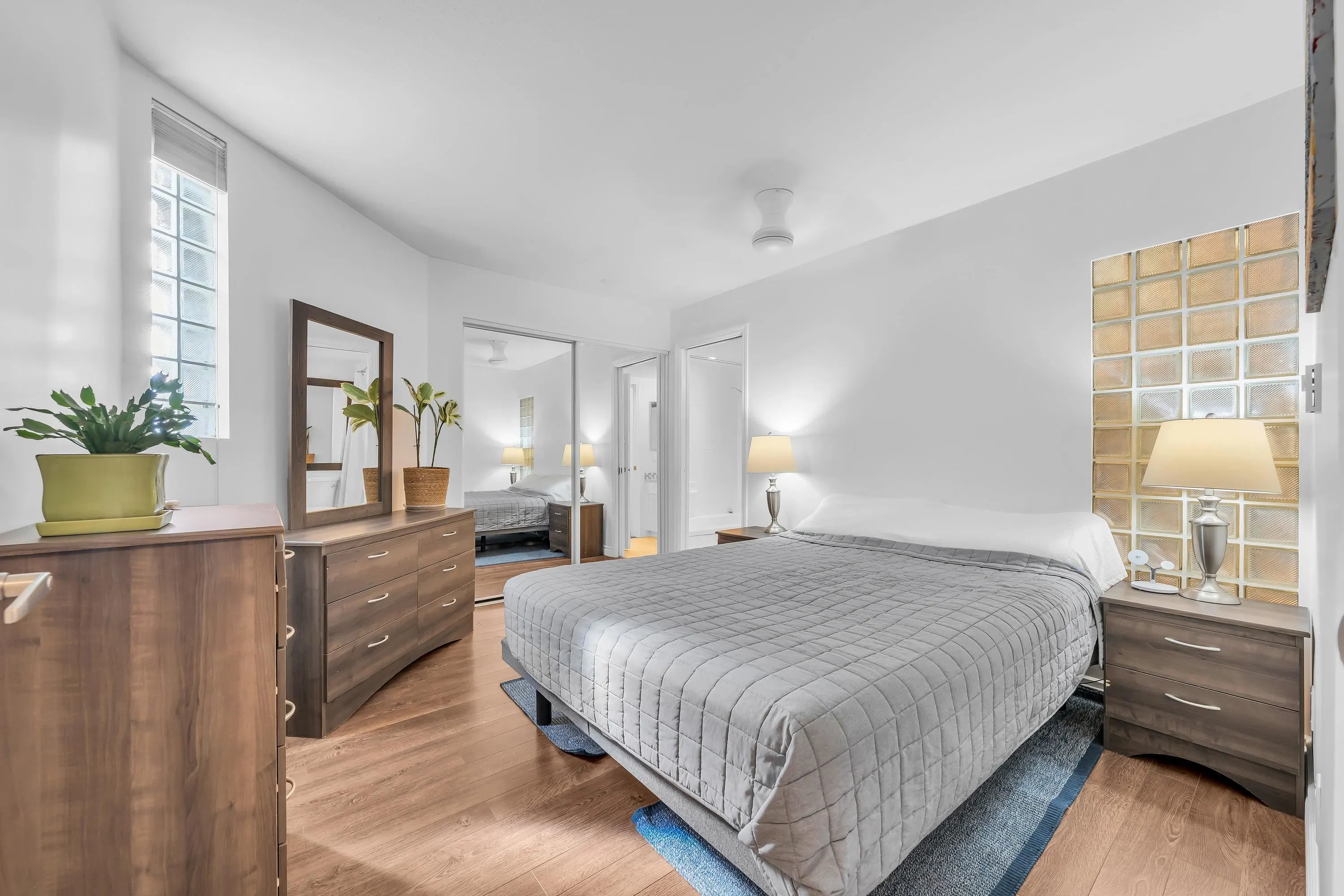 1082 W 8th Avenue #106