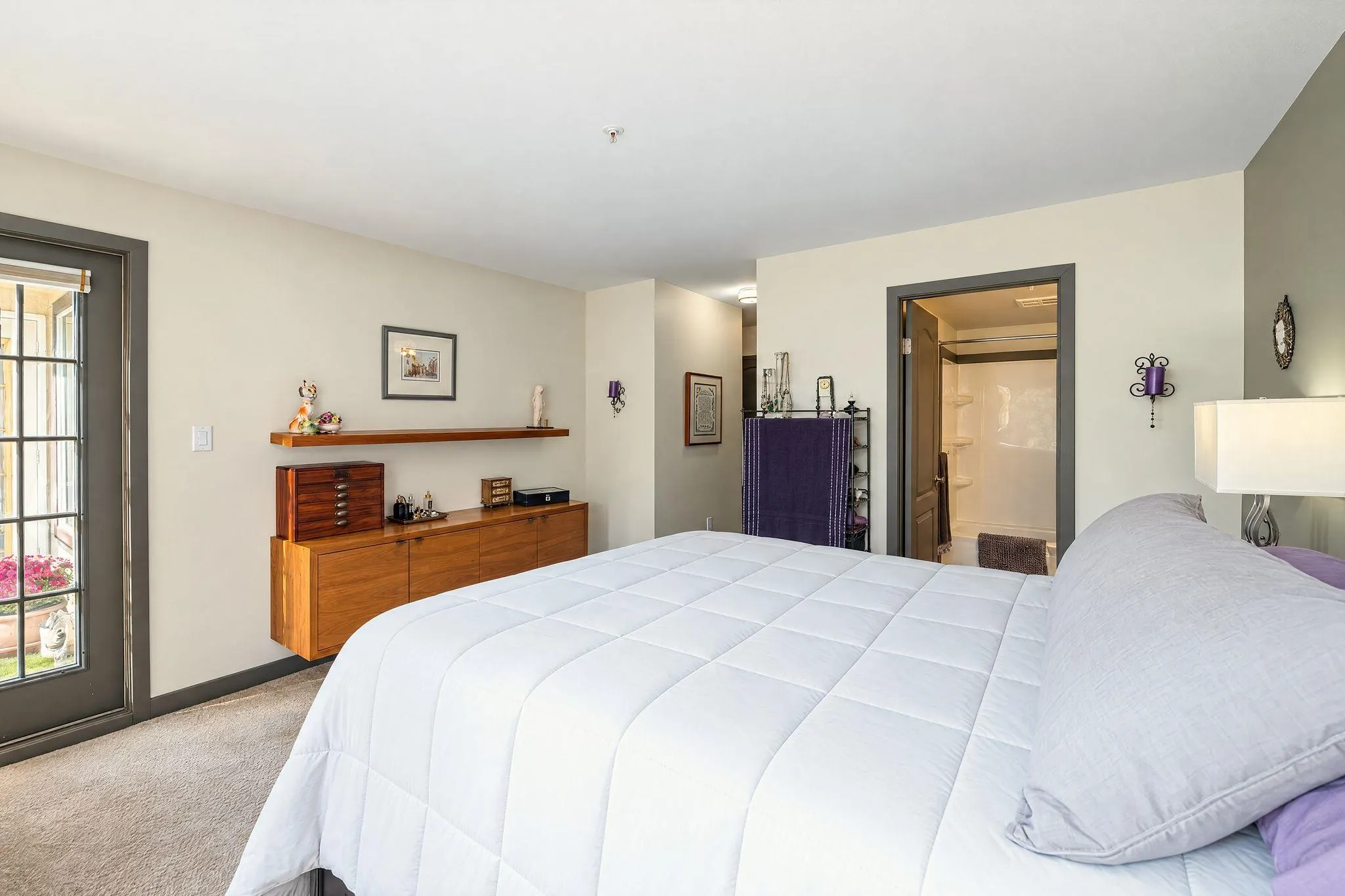 1009 Howay Street #202