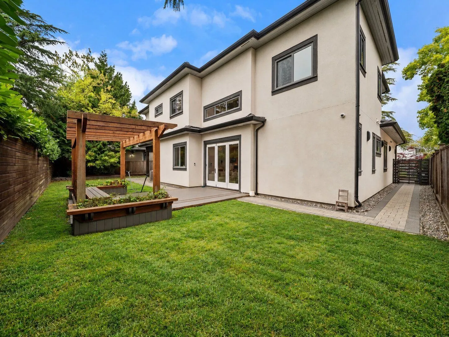 3500 Shuswap Avenue