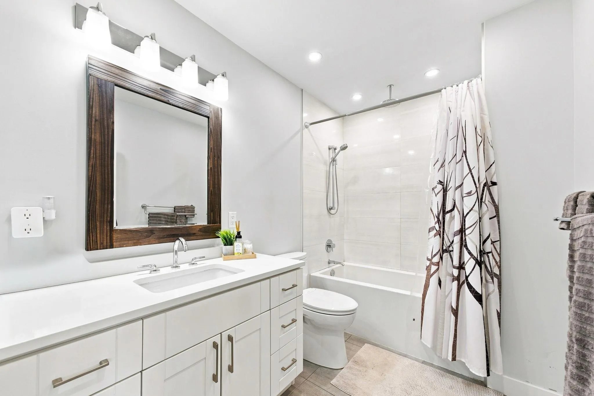 1071 Lillooet Road
