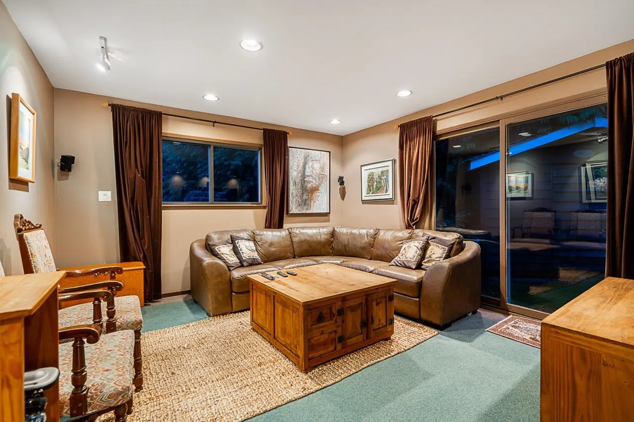 2215 Chairlift Road