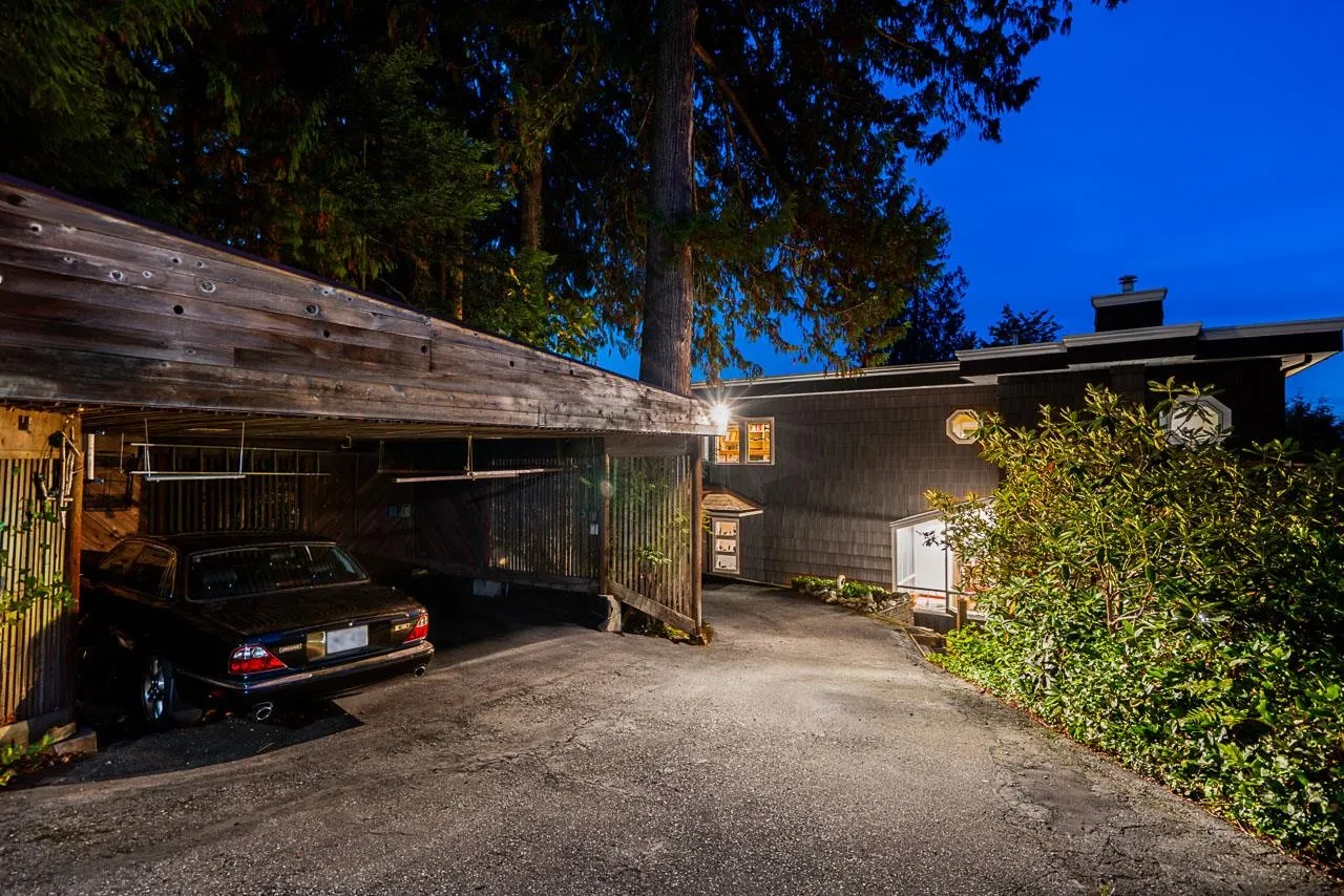 2215 Chairlift Road