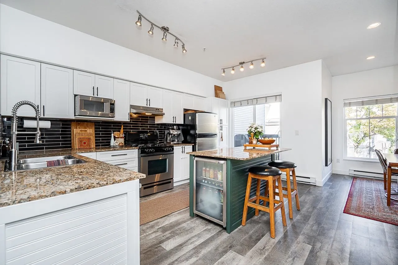 21535 88 Avenue #44