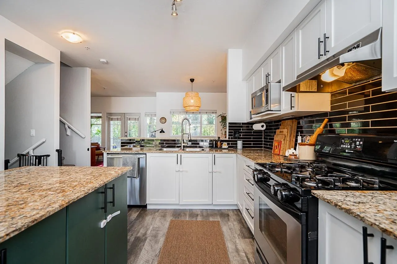 21535 88 Avenue #44