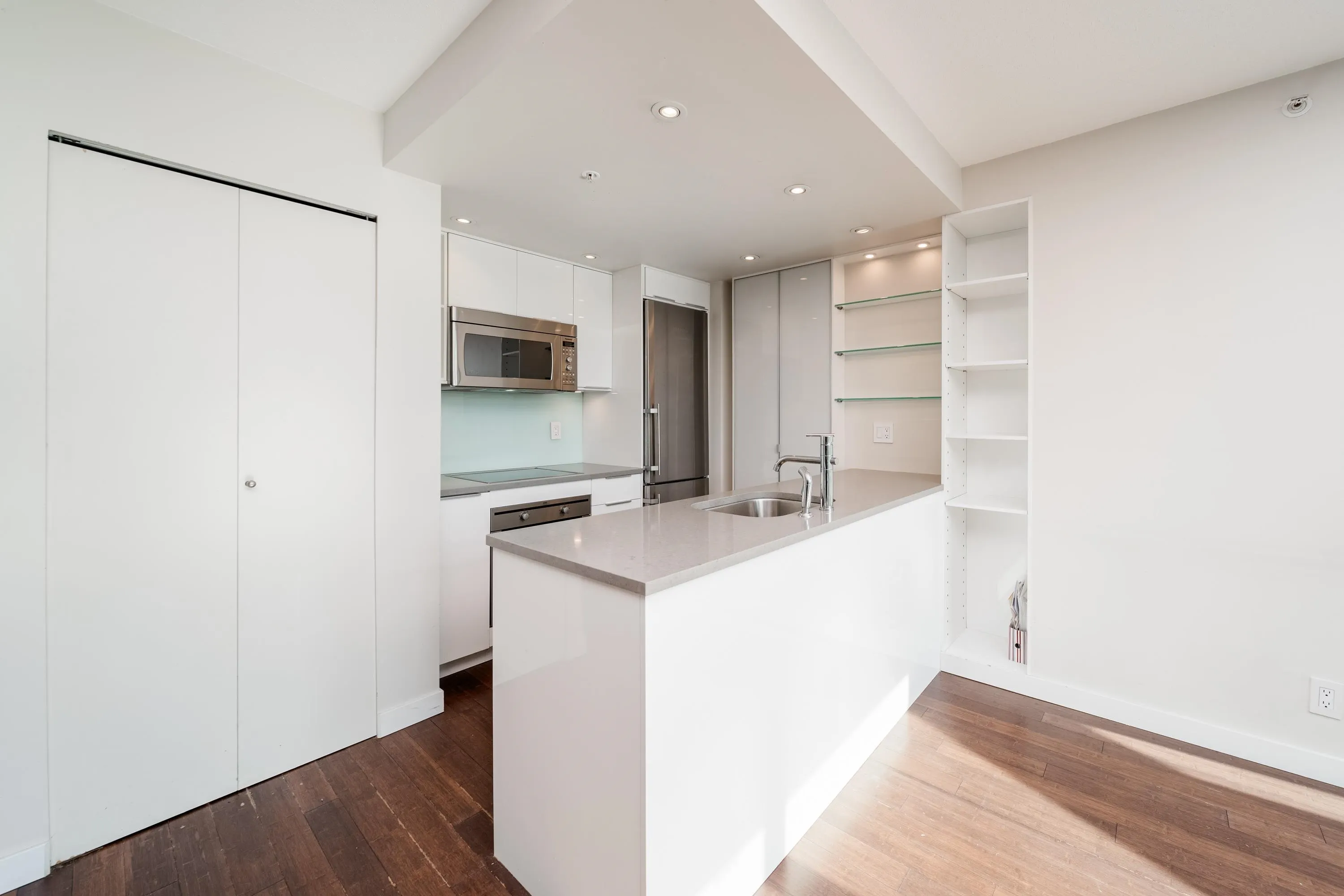 1331 W Georgia Street #1708