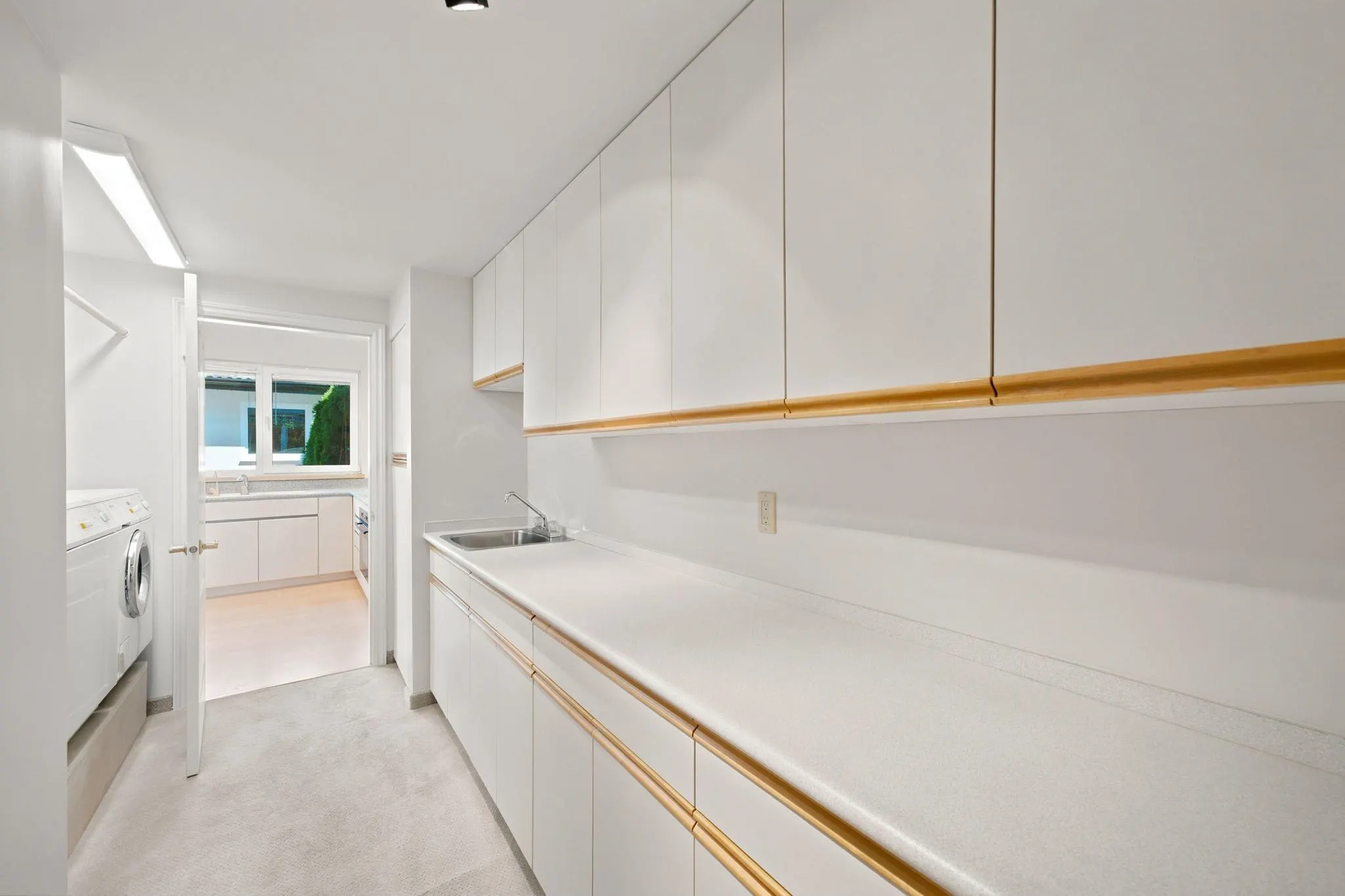 305 E 17th Street