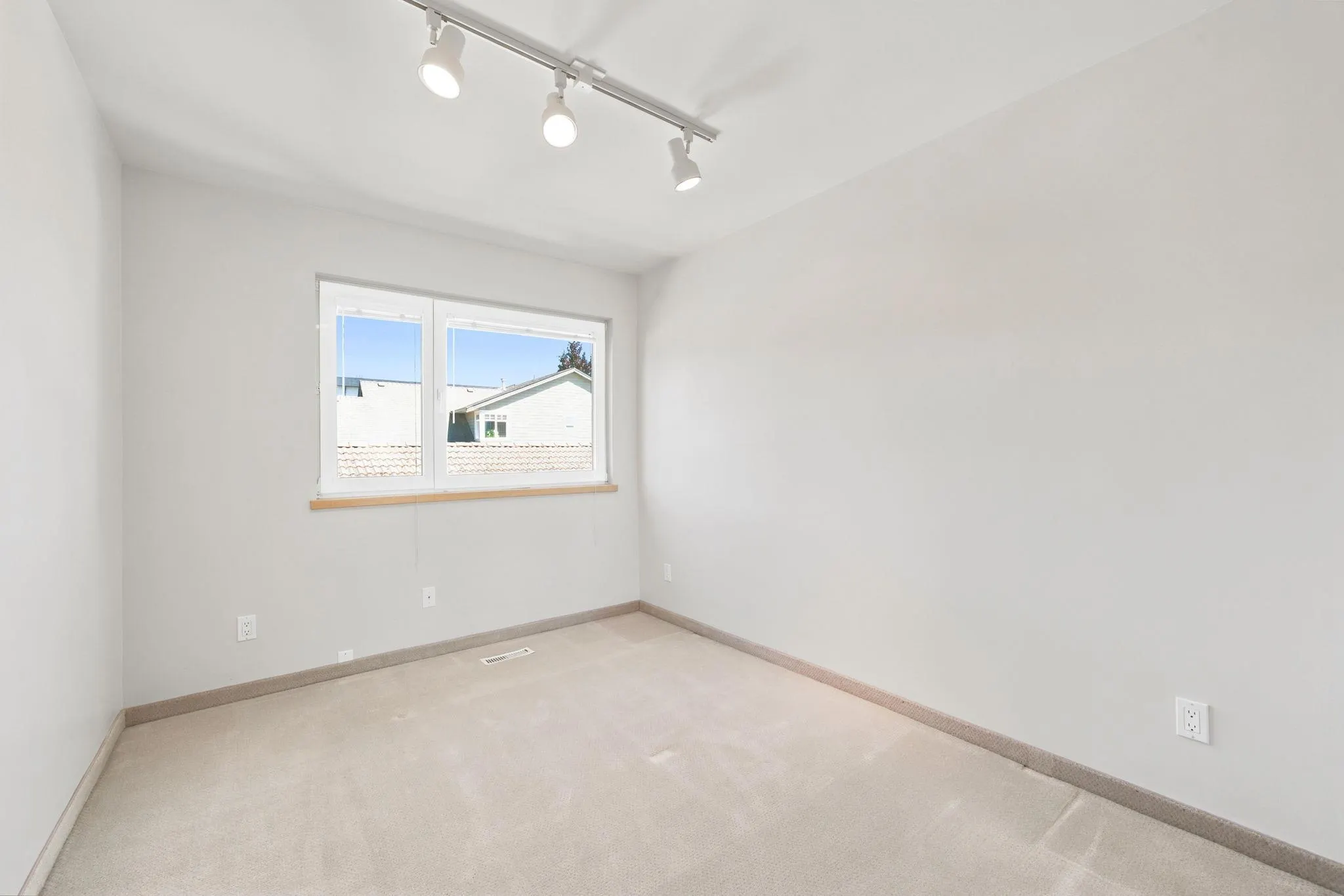 305 E 17th Street
