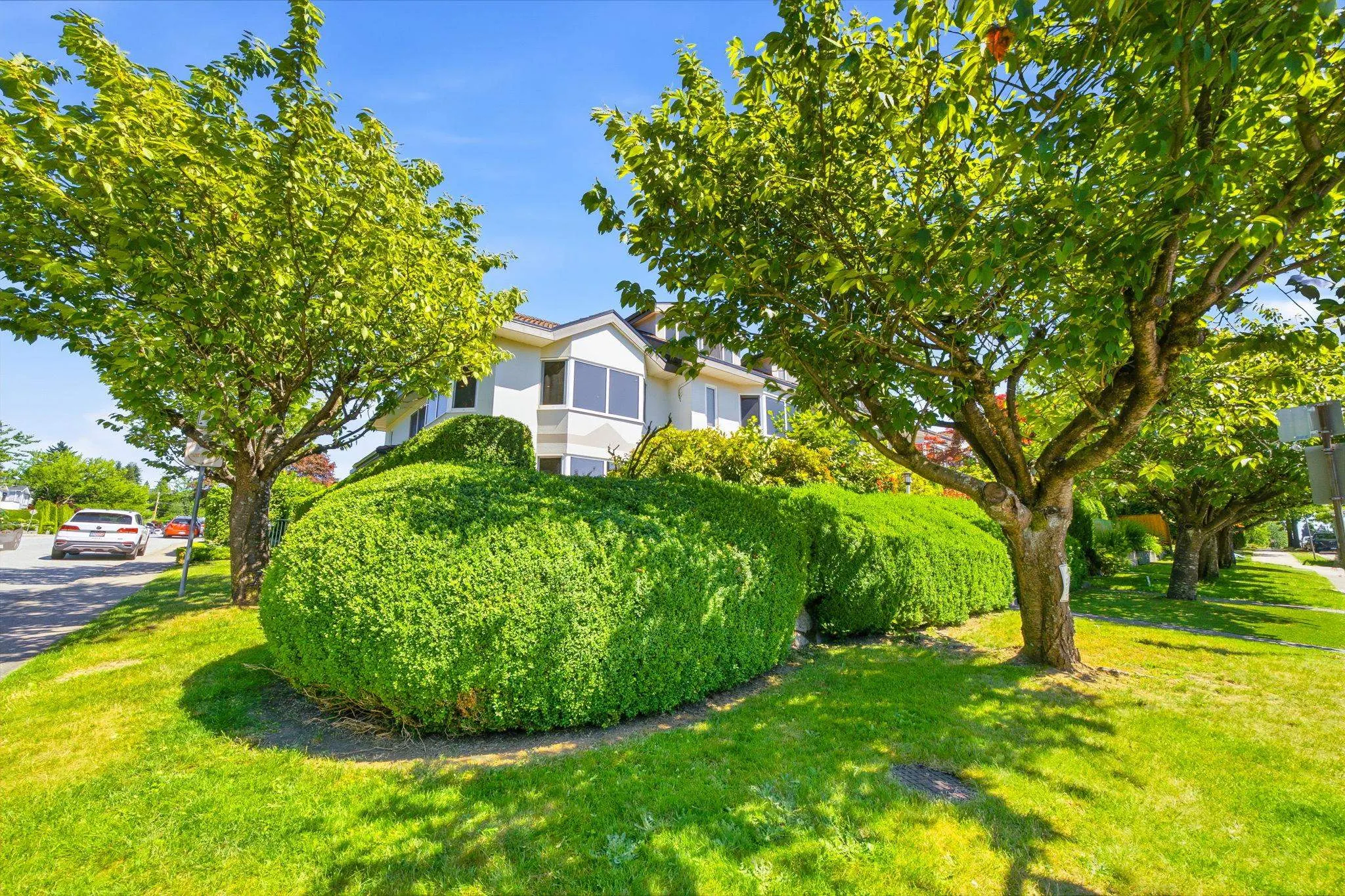 305 E 17th Street