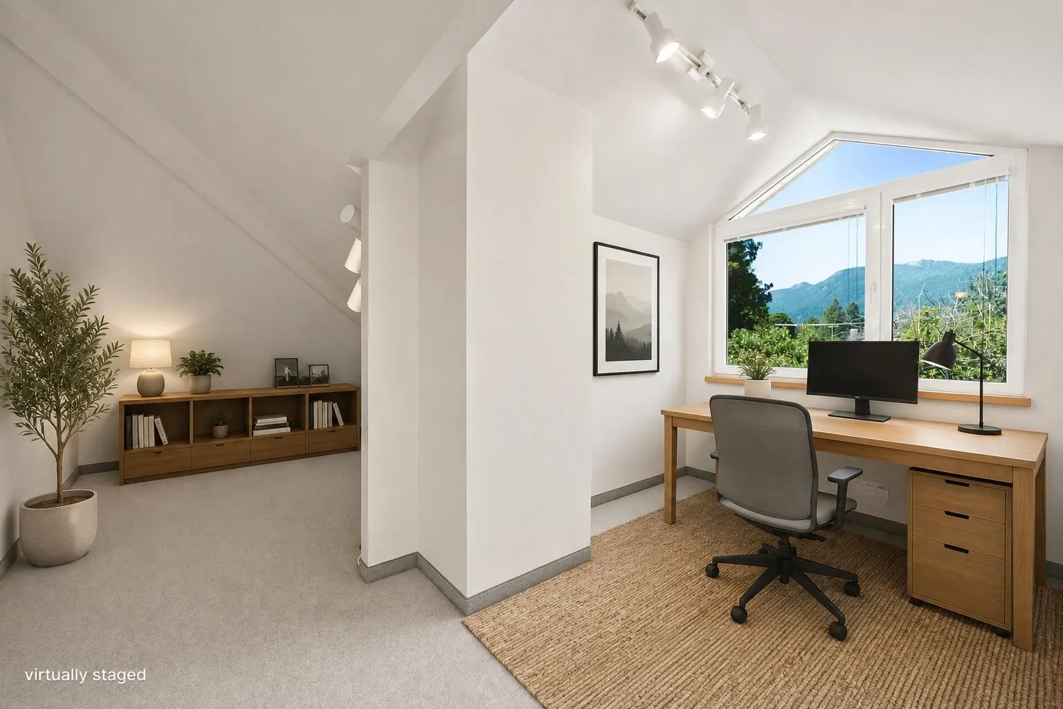 305 E 17th Street