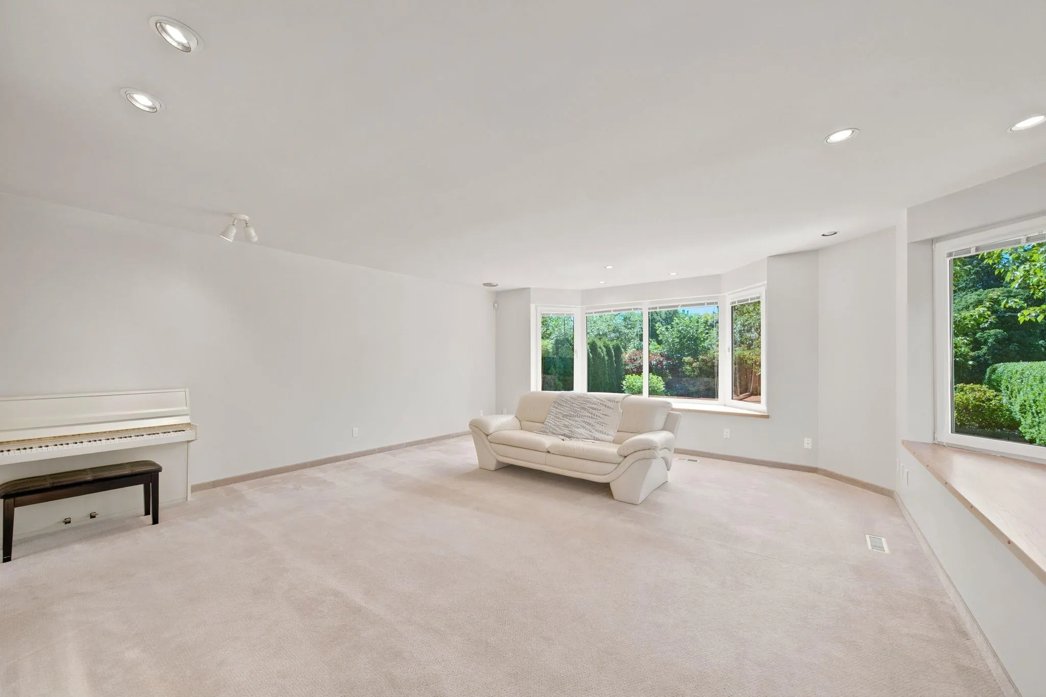 305 E 17th Street