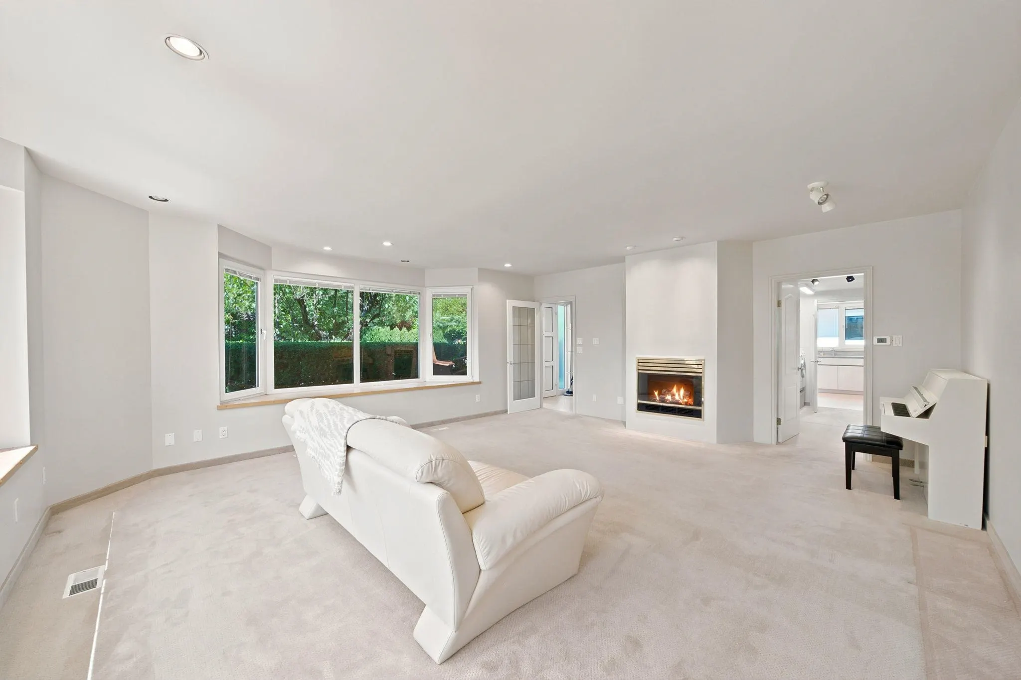 305 E 17th Street