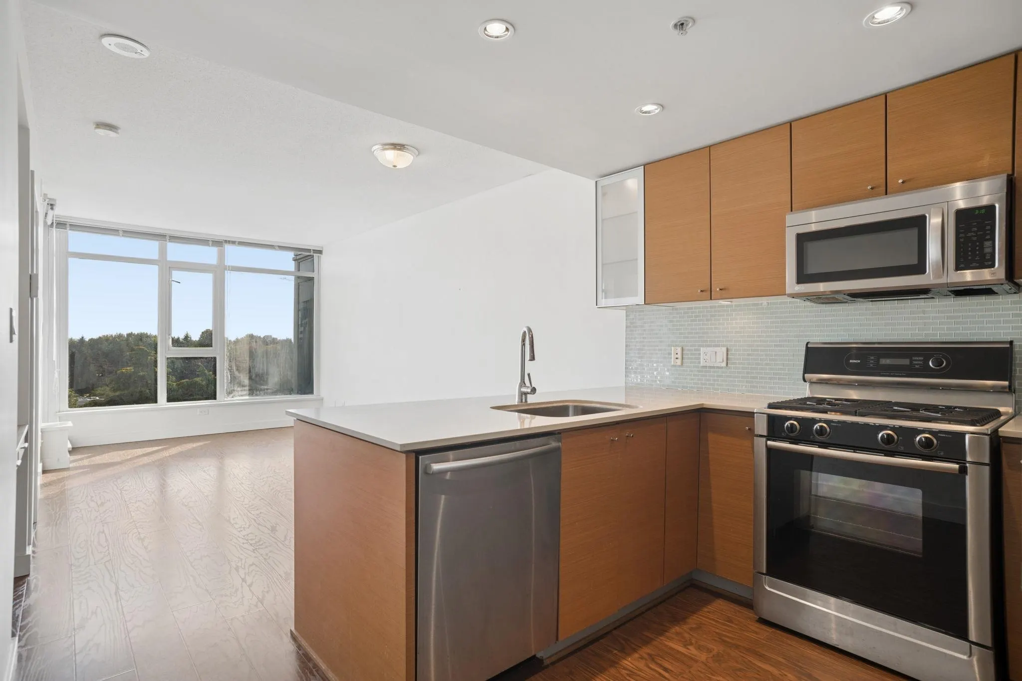 7373 Westminster Highway #1005