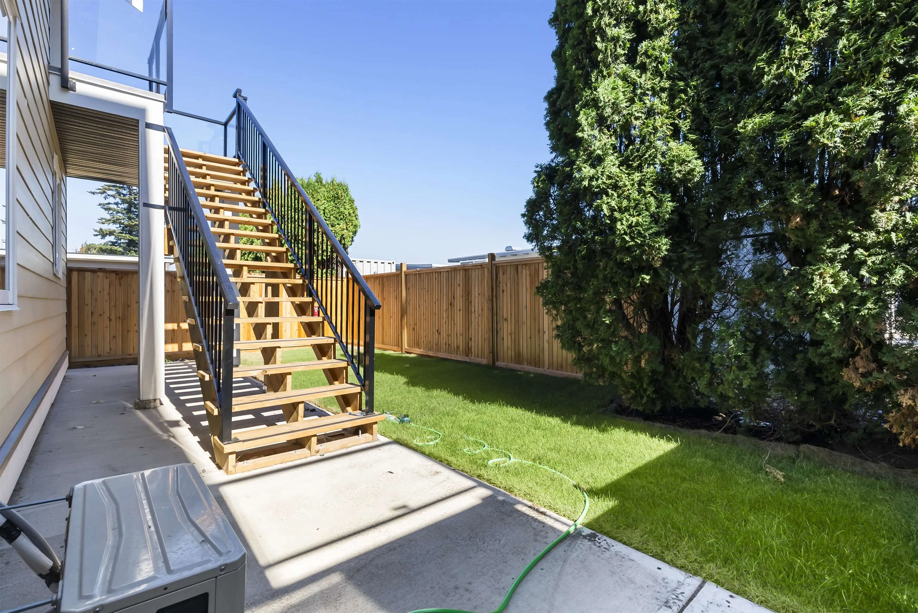 6042 Arlington Drive