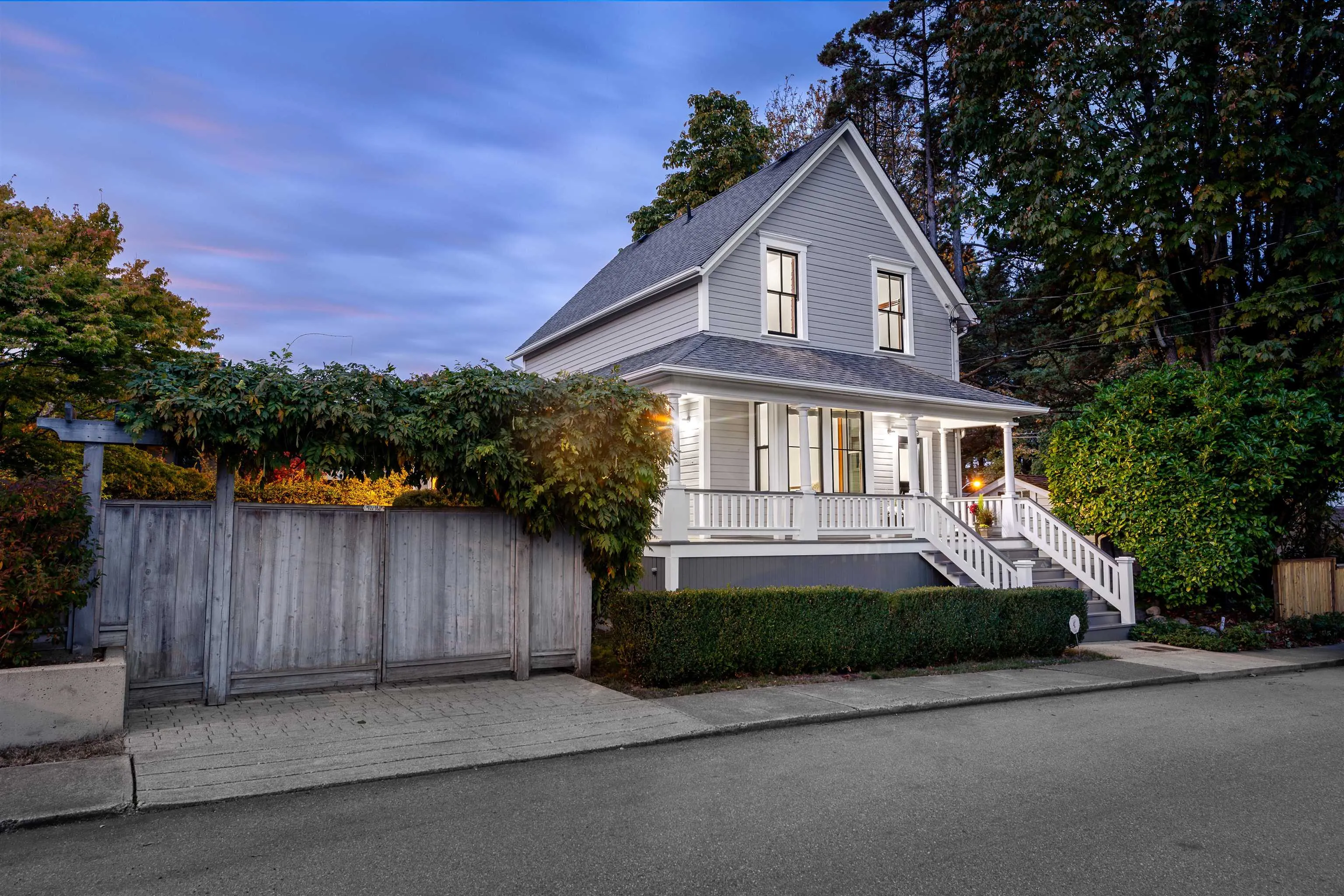 109 Oakland Street