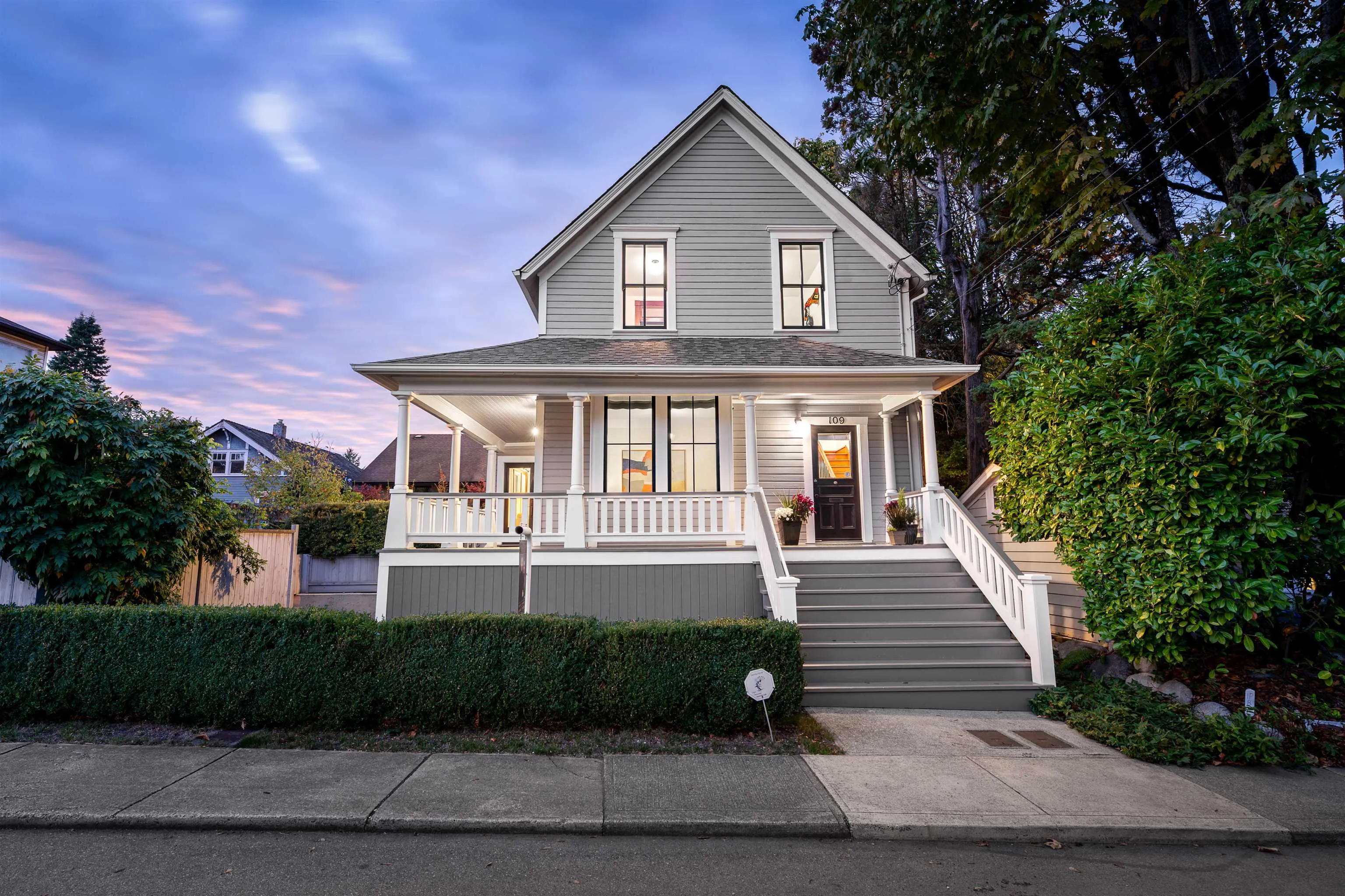 109 Oakland Street