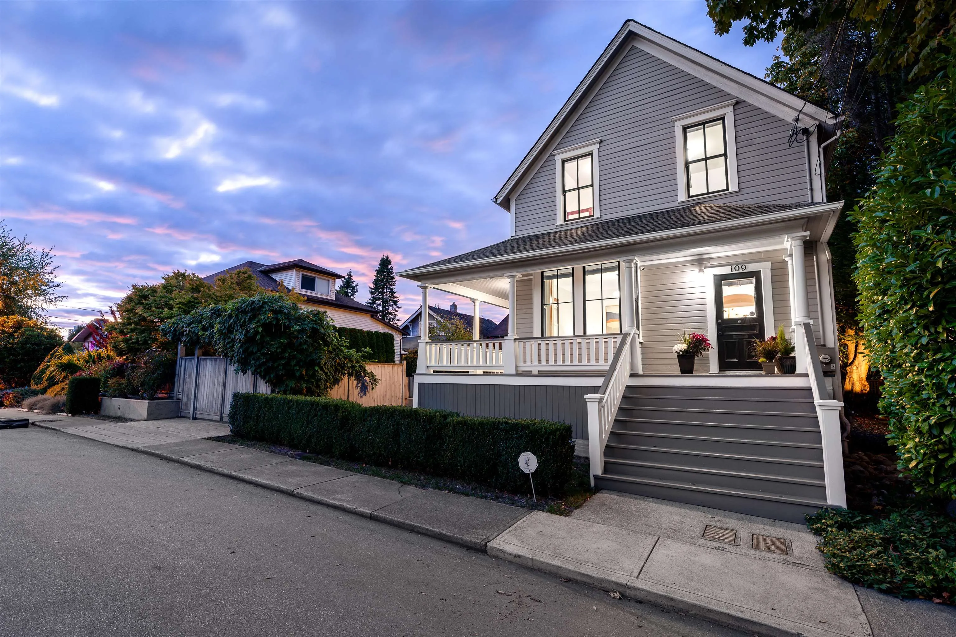 109 Oakland Street