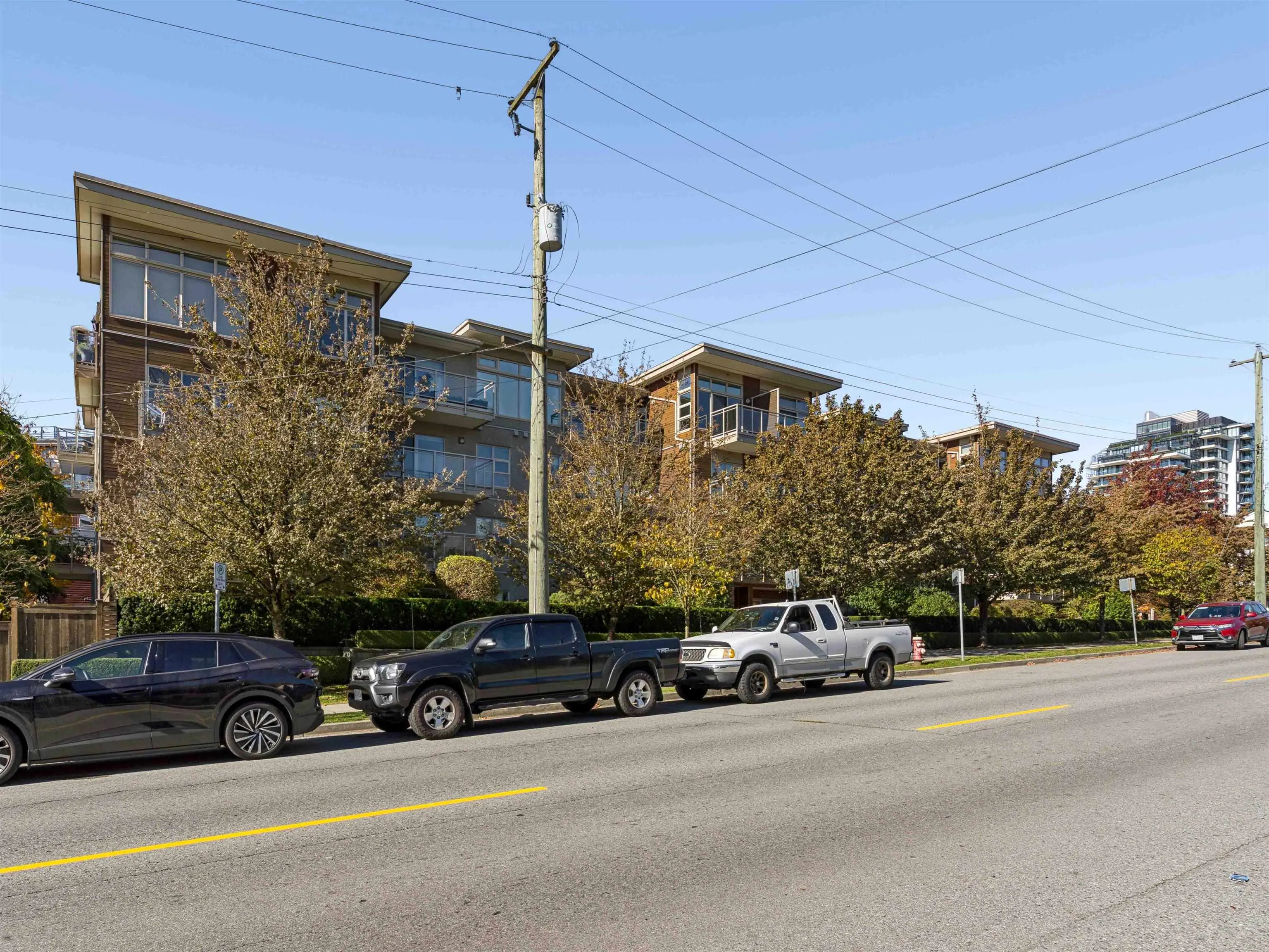 1033 St. Georges Avenue #109