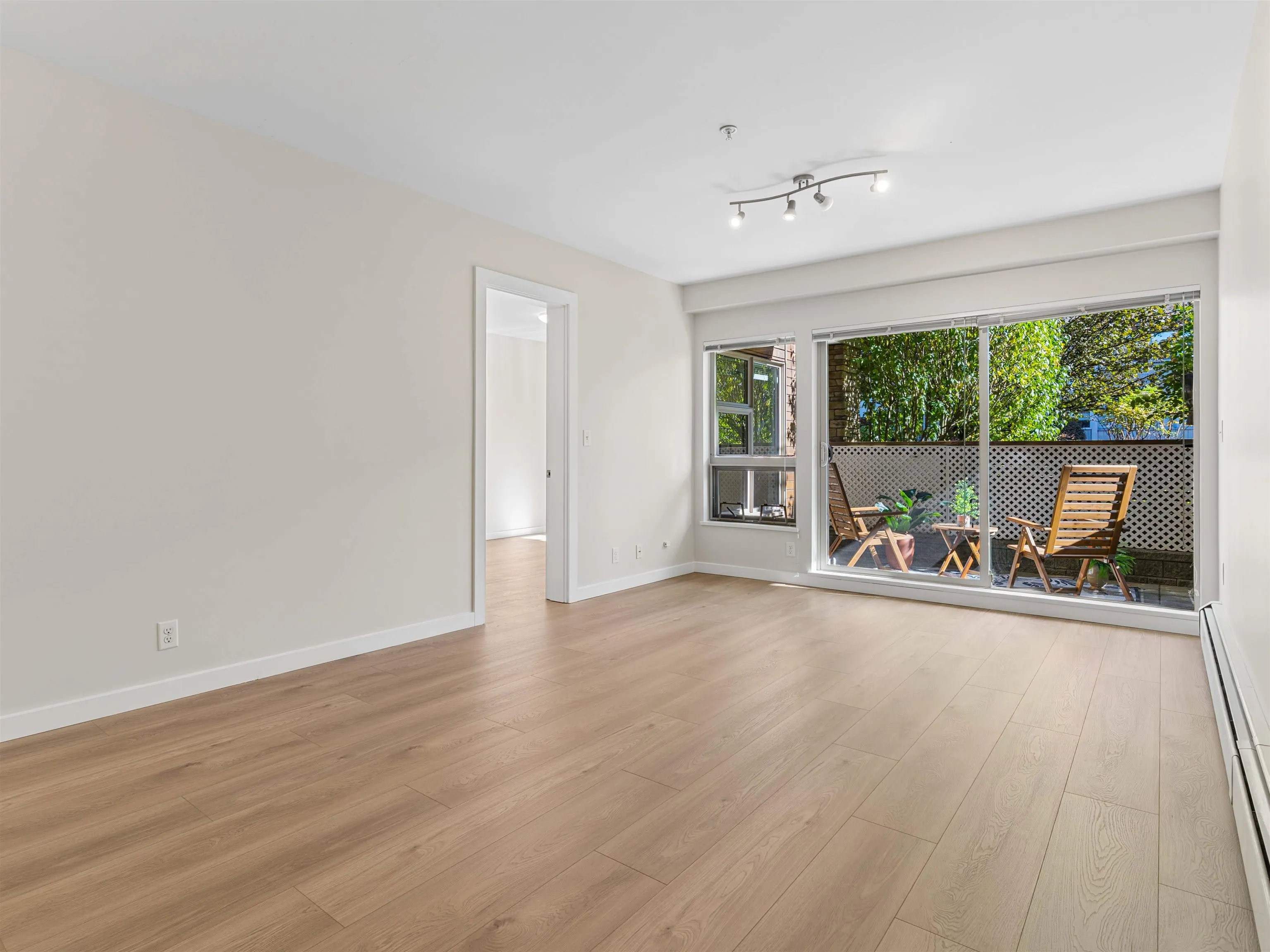 1033 St. Georges Avenue #109