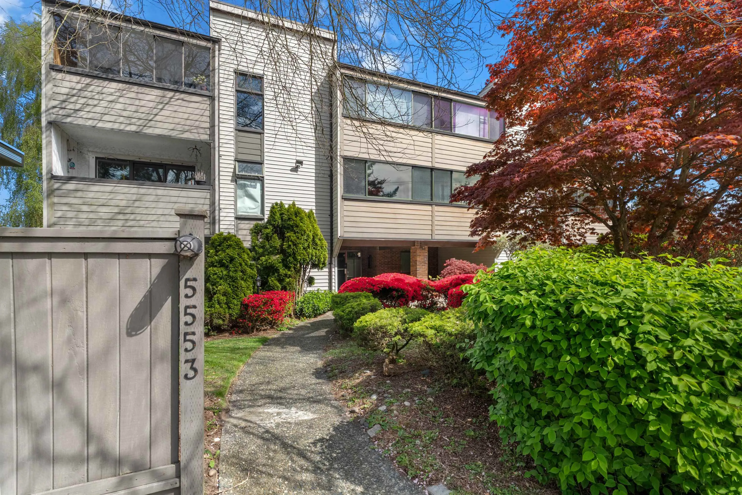 5553 16 Avenue #301