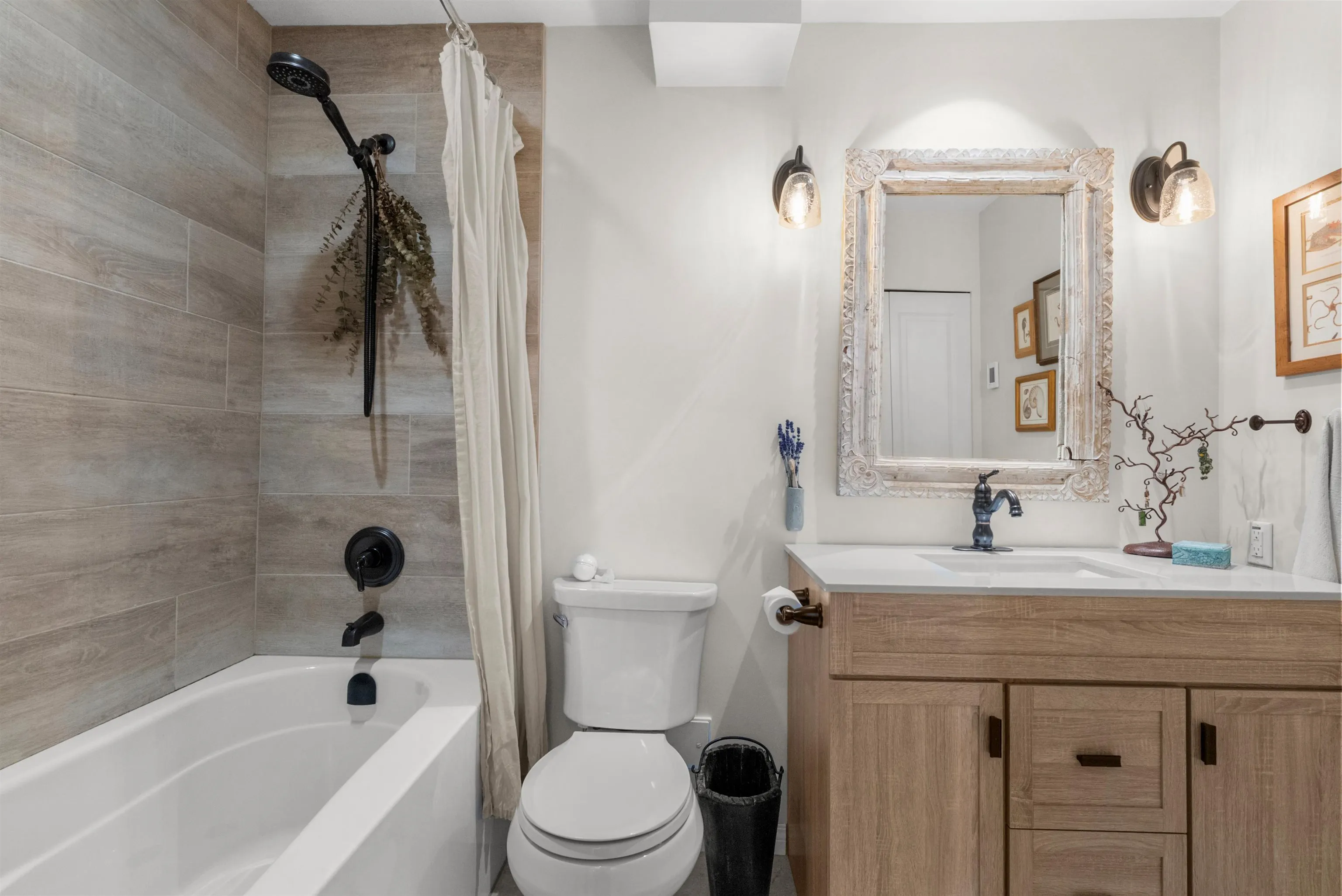 5553 16 Avenue #301