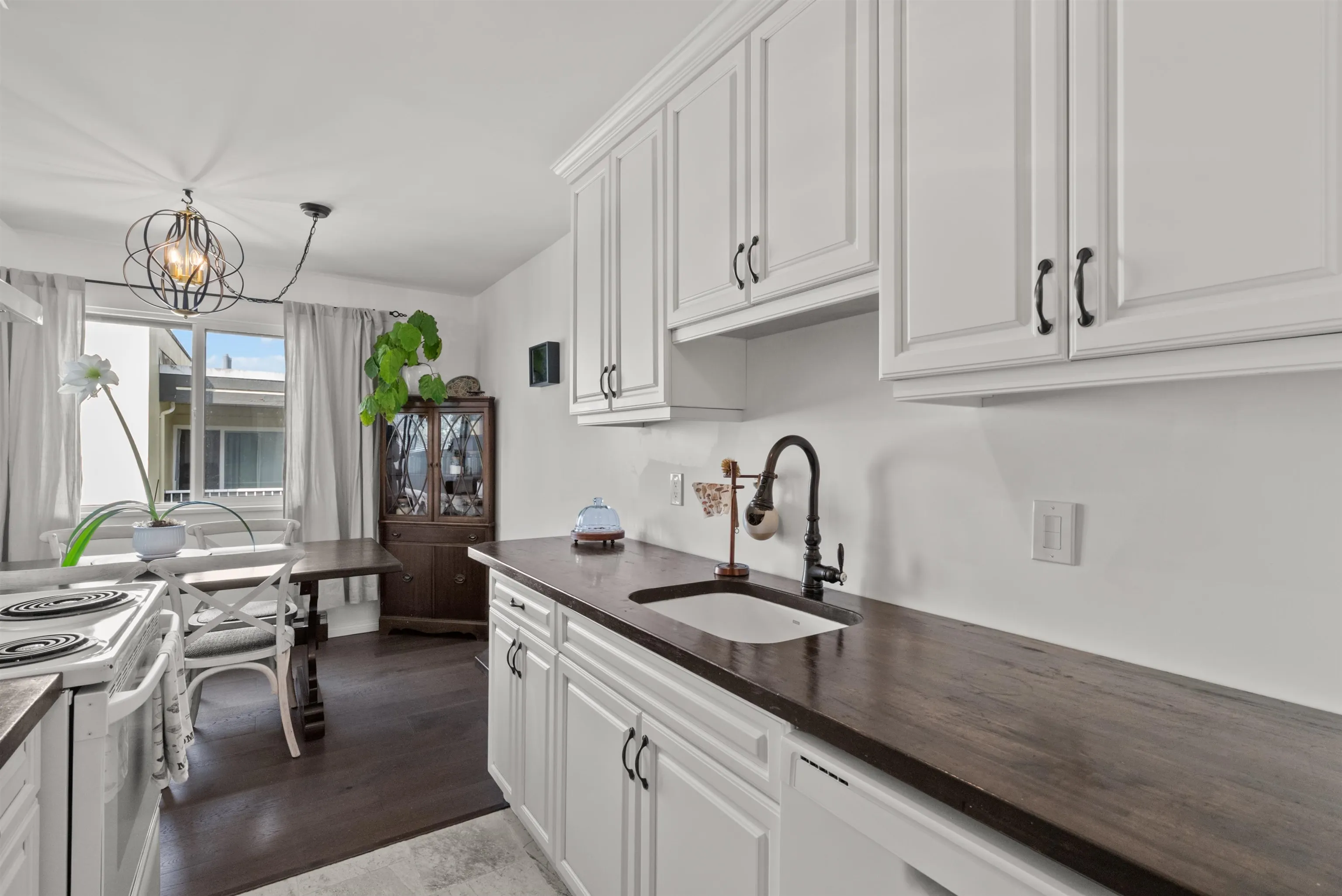 5553 16 Avenue #301