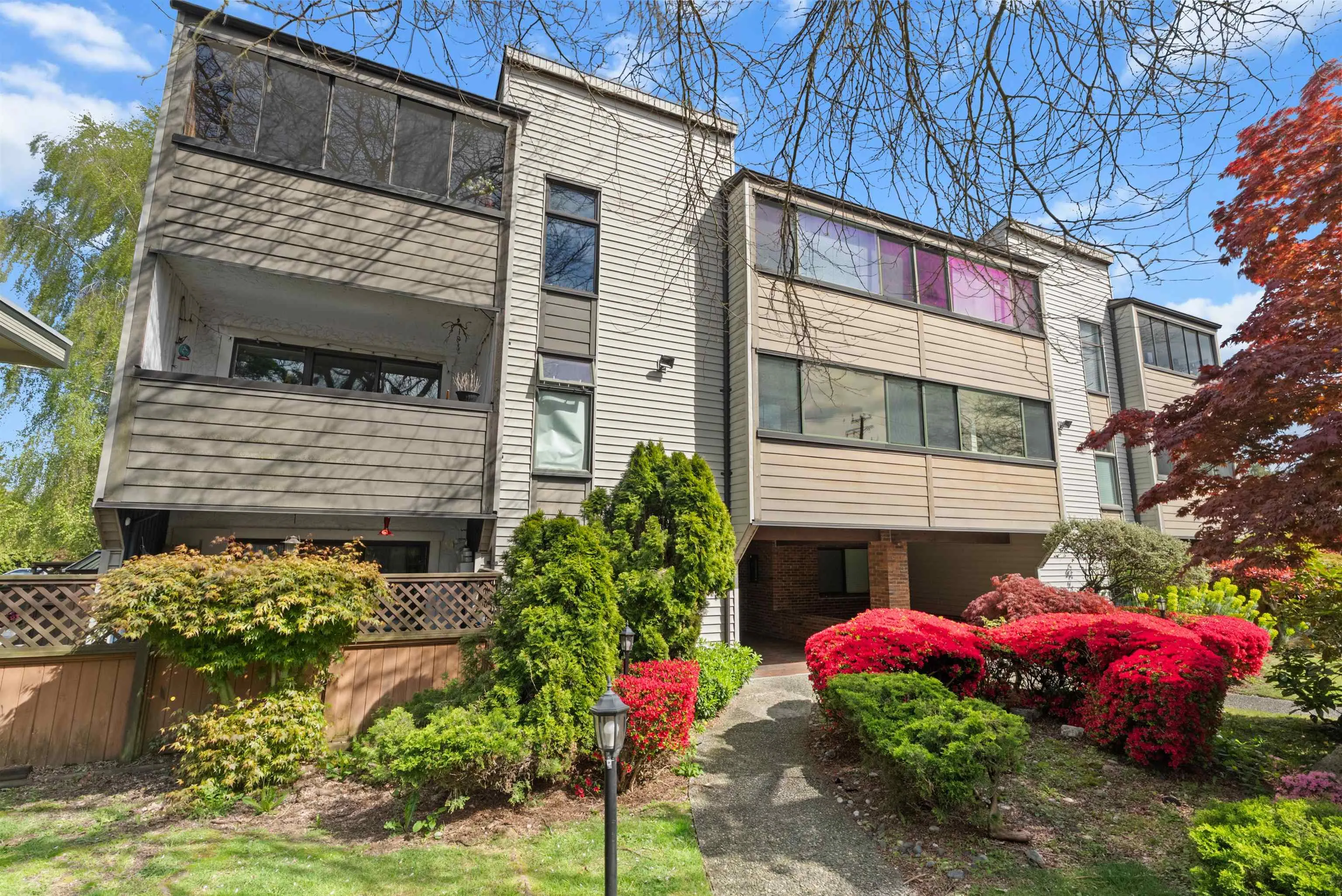 5553 16 Avenue #301