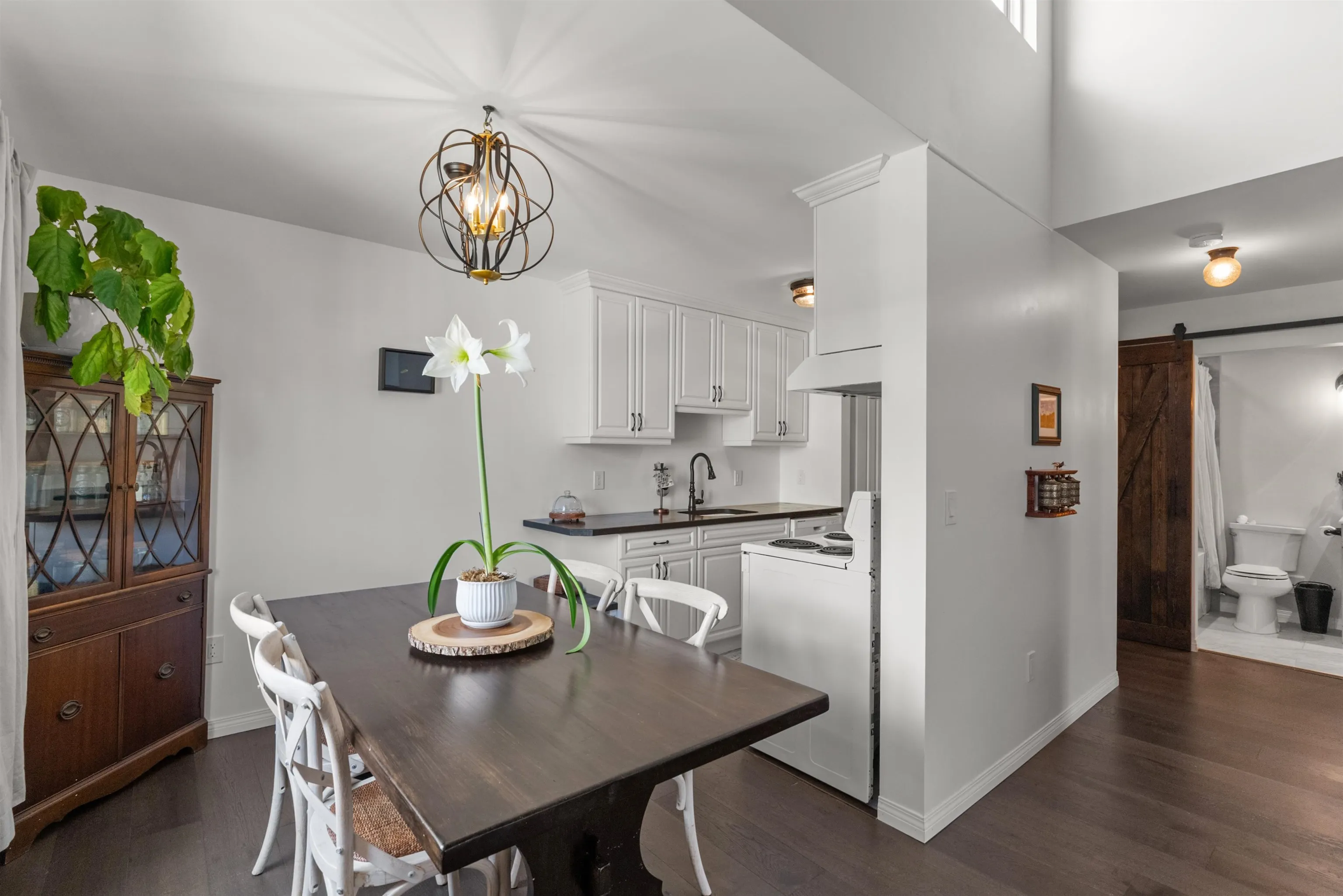 5553 16 Avenue #301