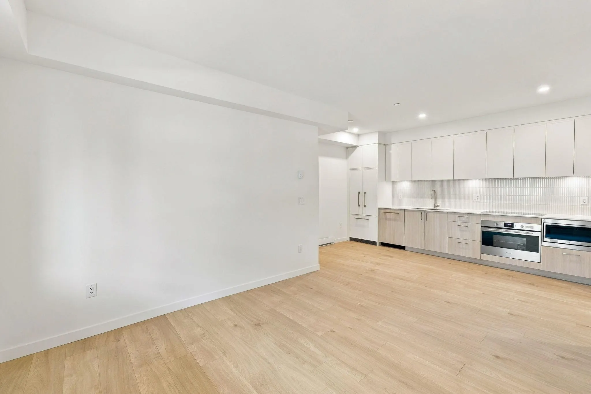 950 Lytton Street #111