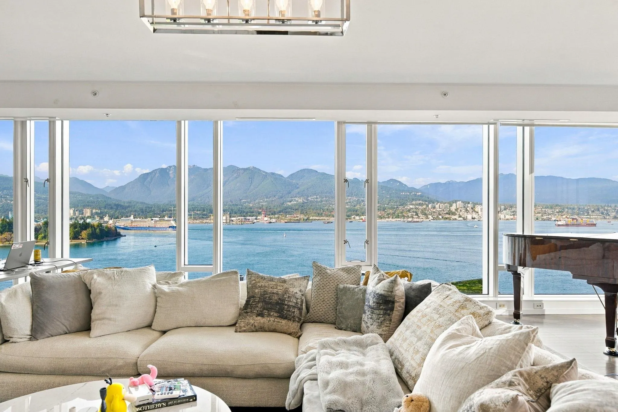 1011 W Cordova Street #2301