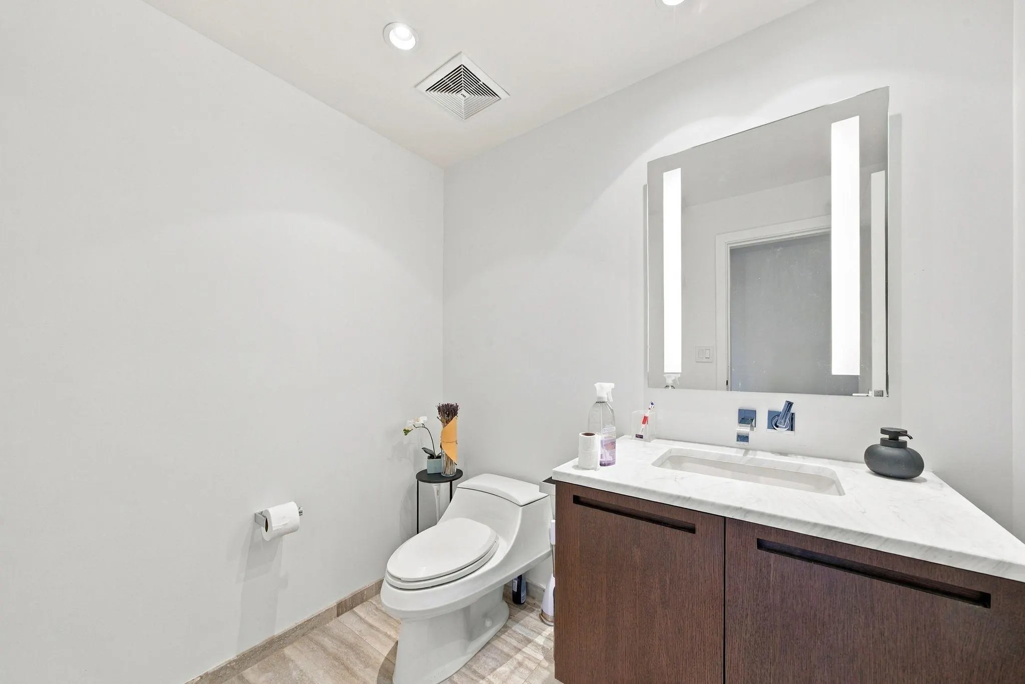 1011 W Cordova Street #2301