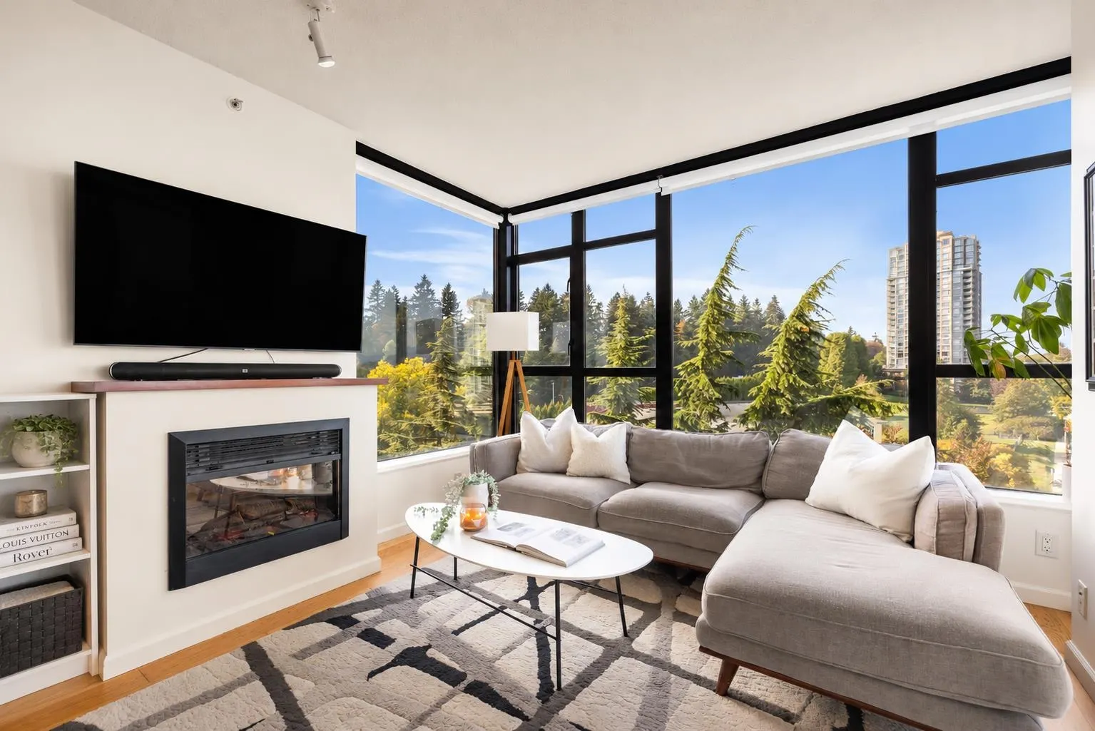 15 E Royal Avenue #1105