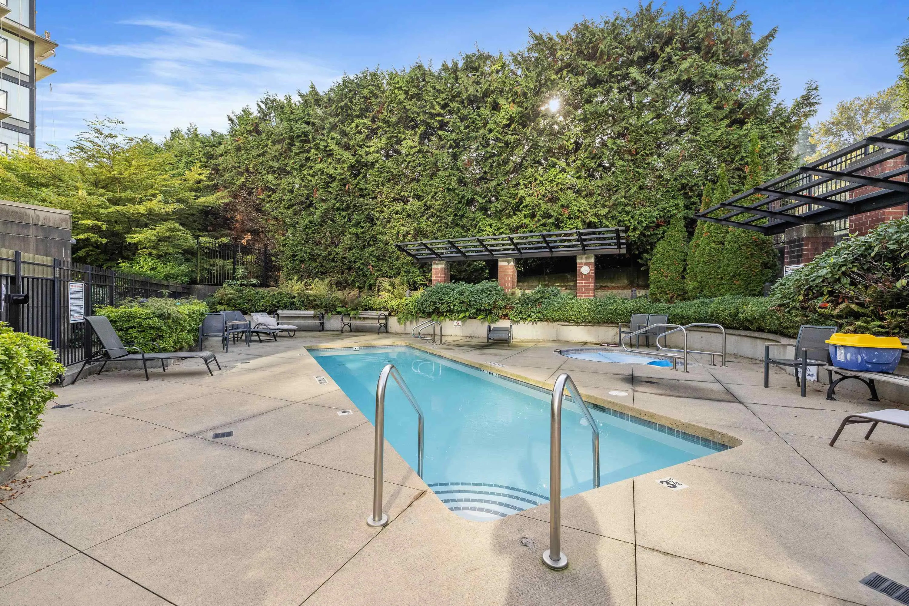 15 E Royal Avenue #1105