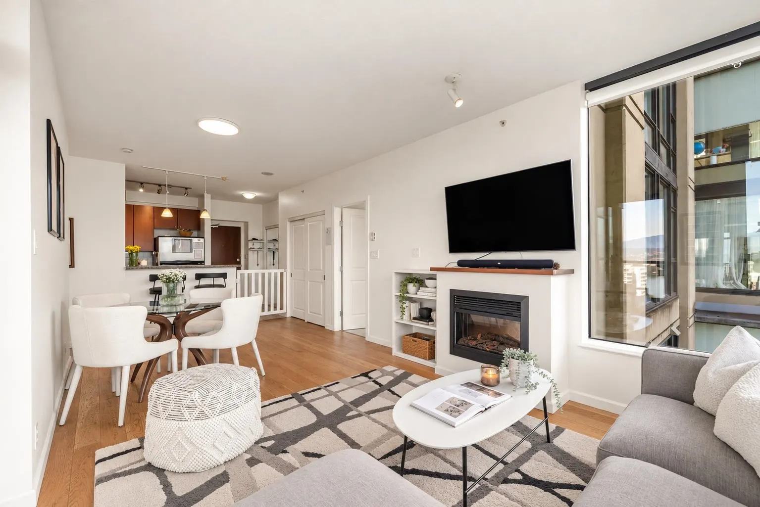 15 E Royal Avenue #1105