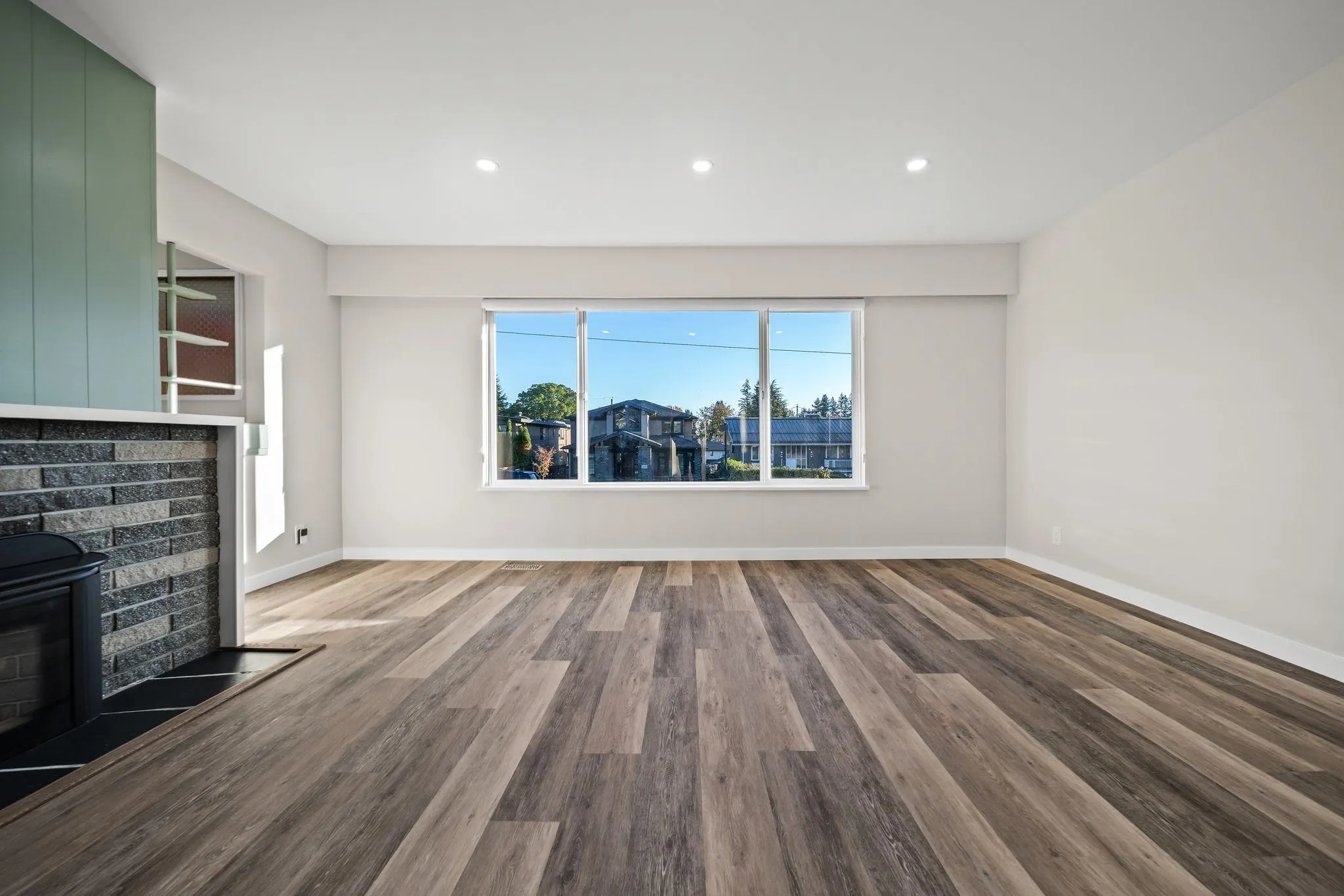 338 W 21st Street