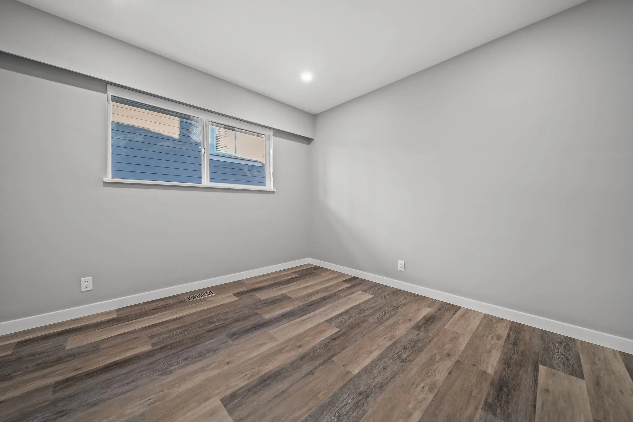 338 W 21st Street