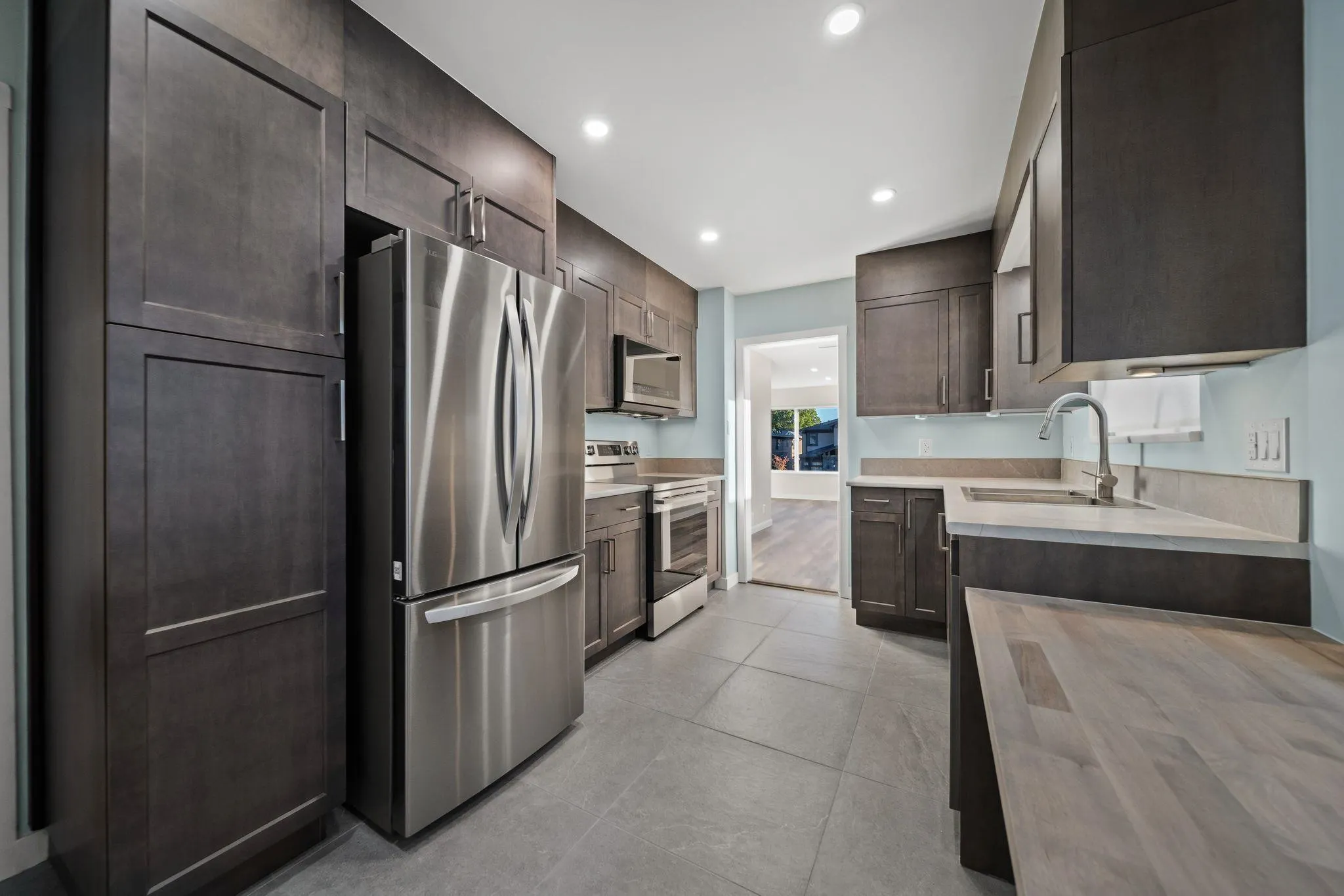 338 W 21st Street