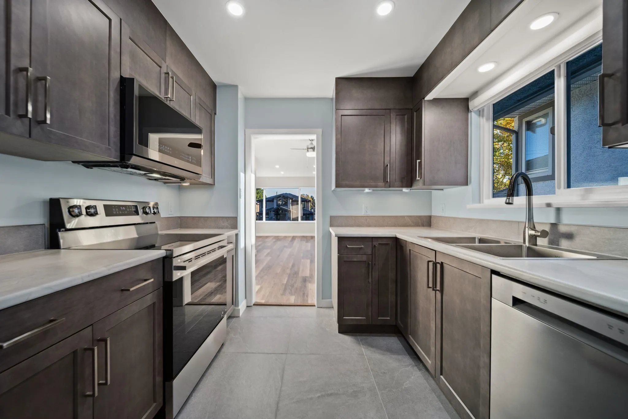 338 W 21st Street
