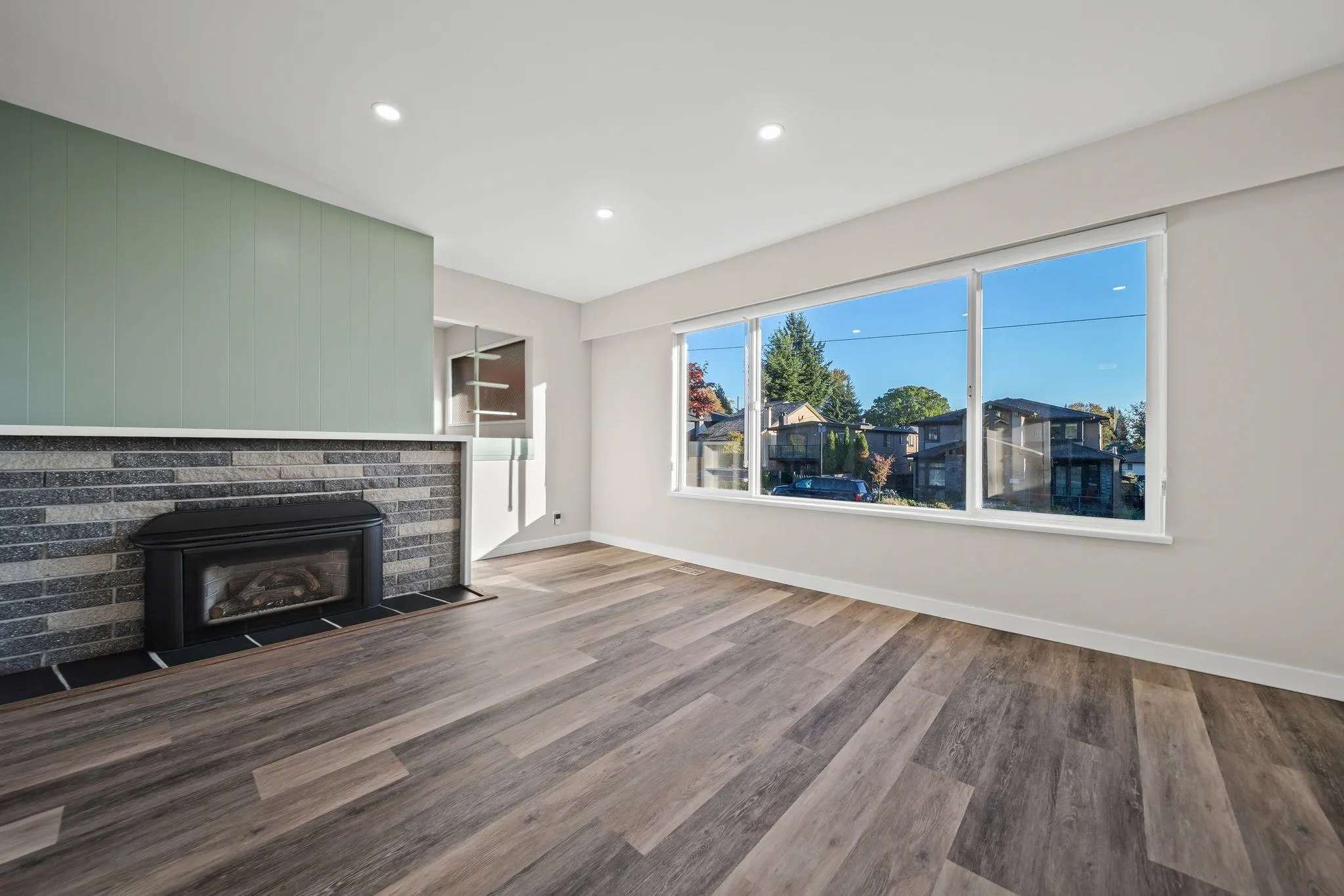 338 W 21st Street