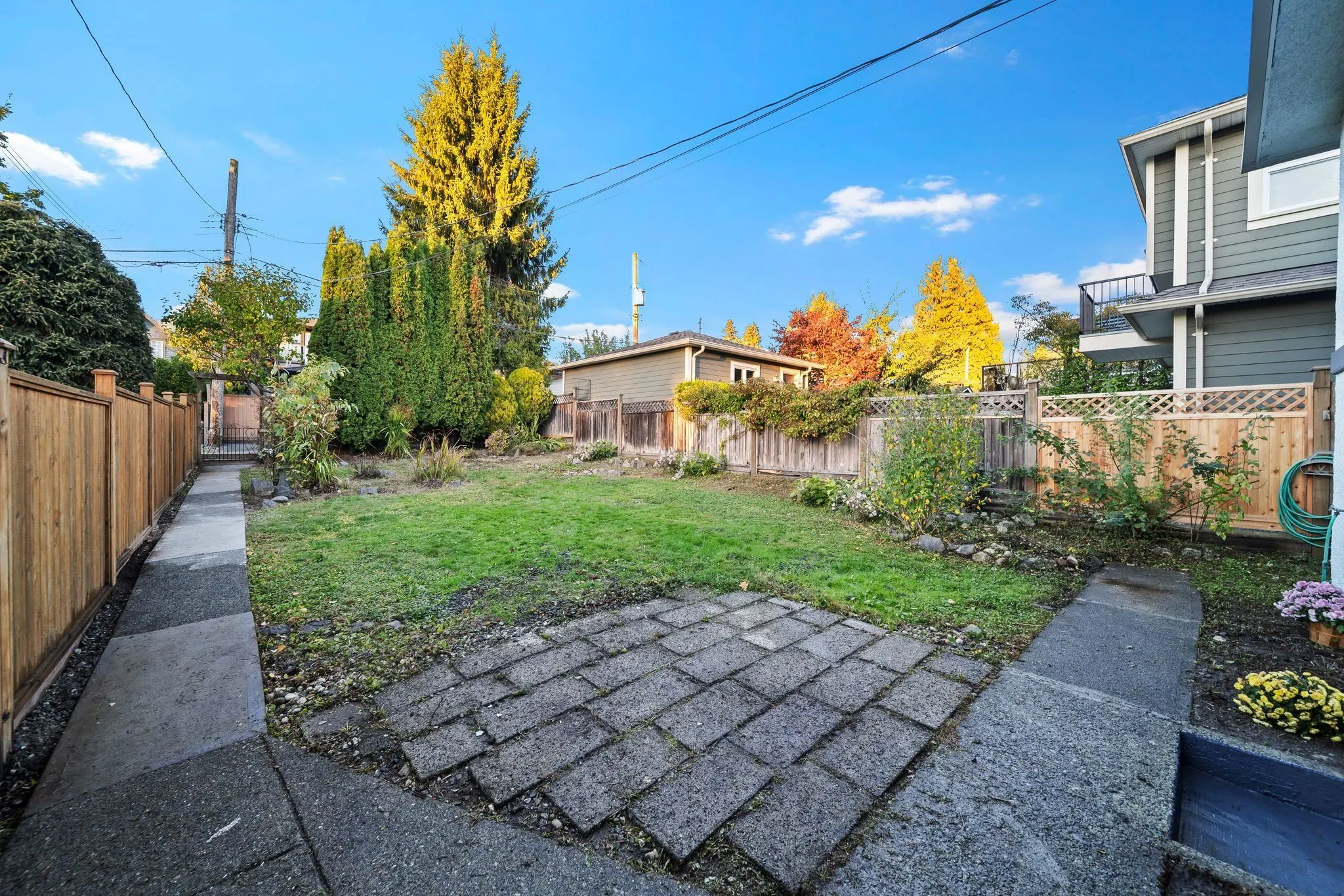 338 W 21st Street