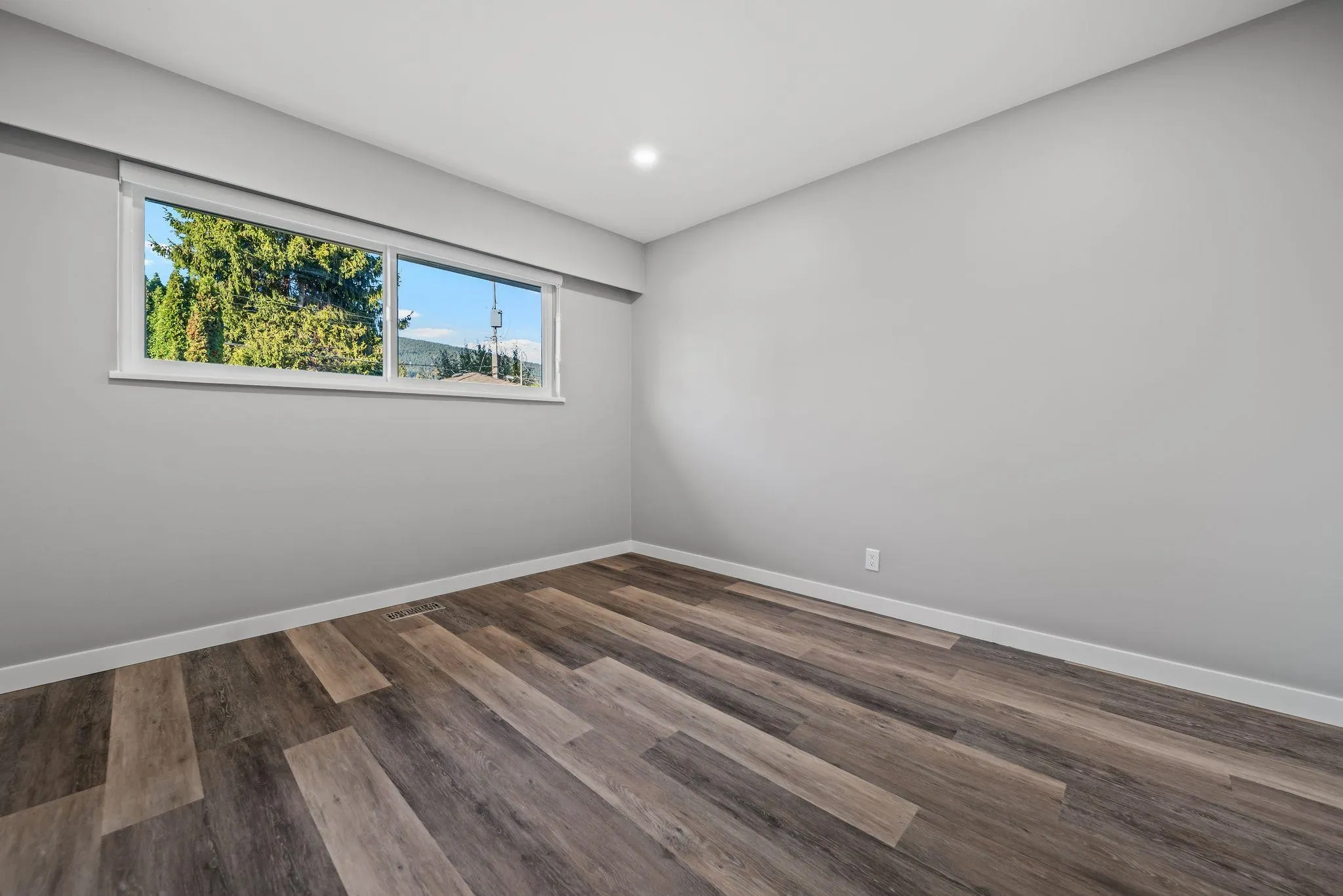 338 W 21st Street