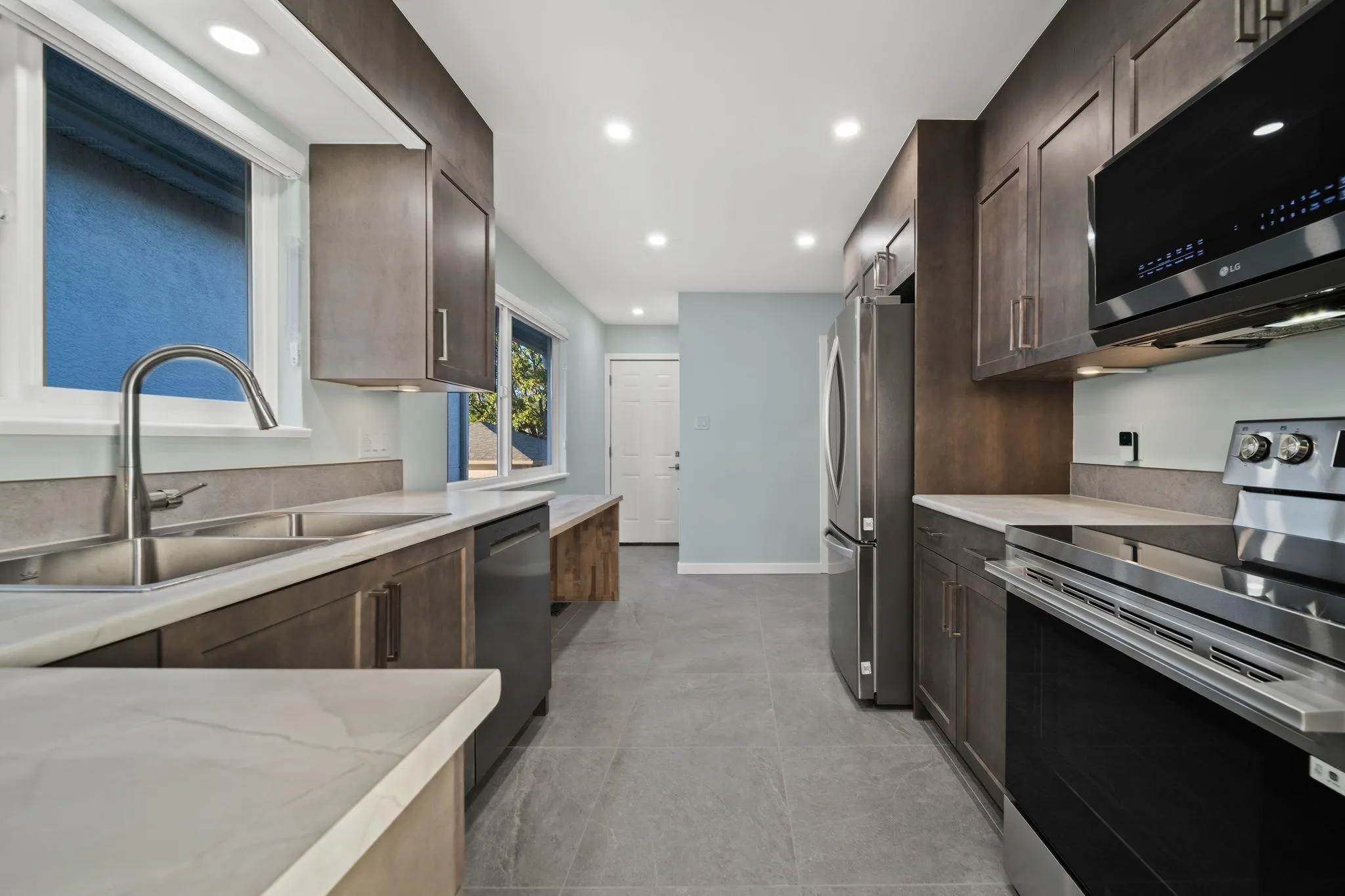 338 W 21st Street
