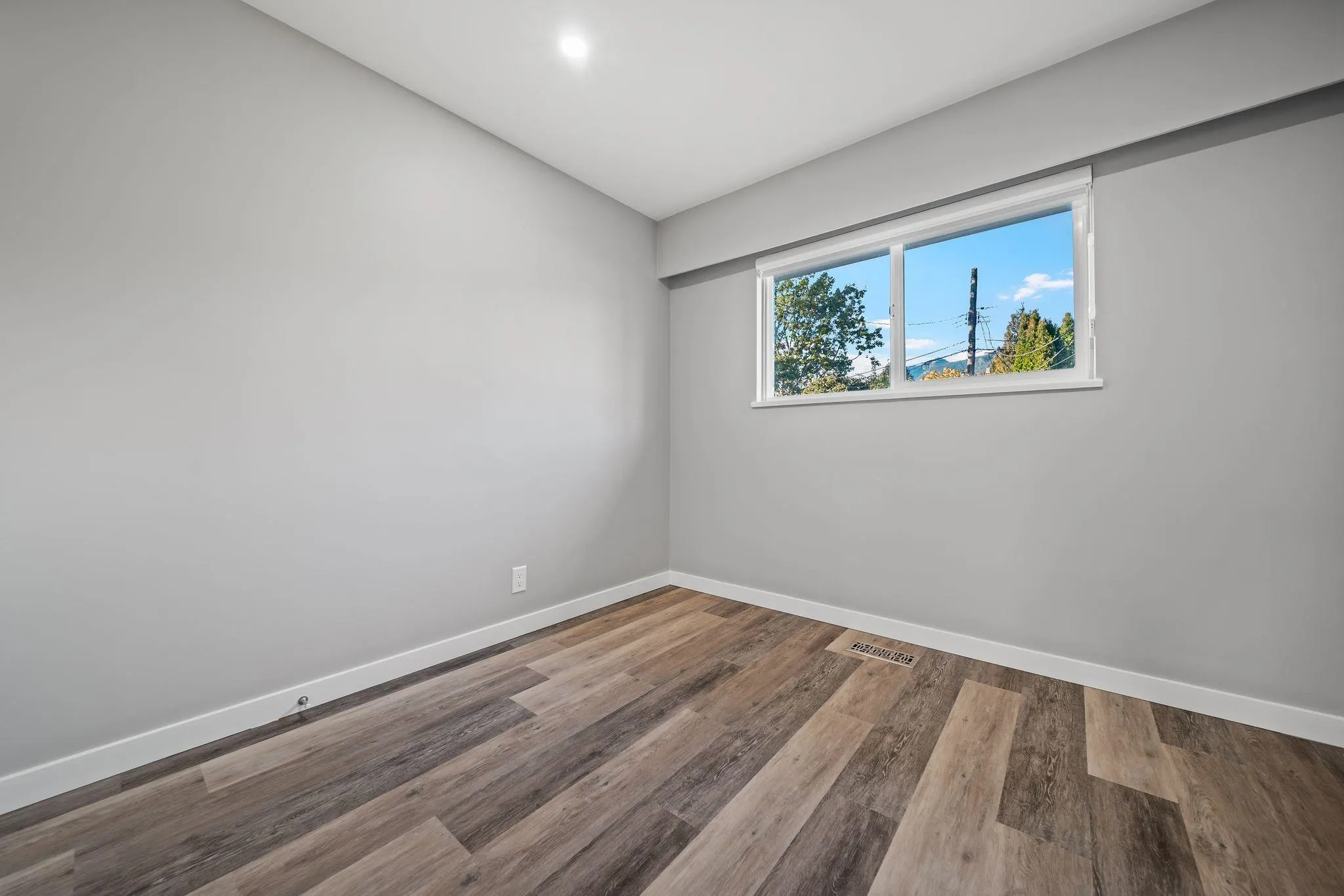 338 W 21st Street
