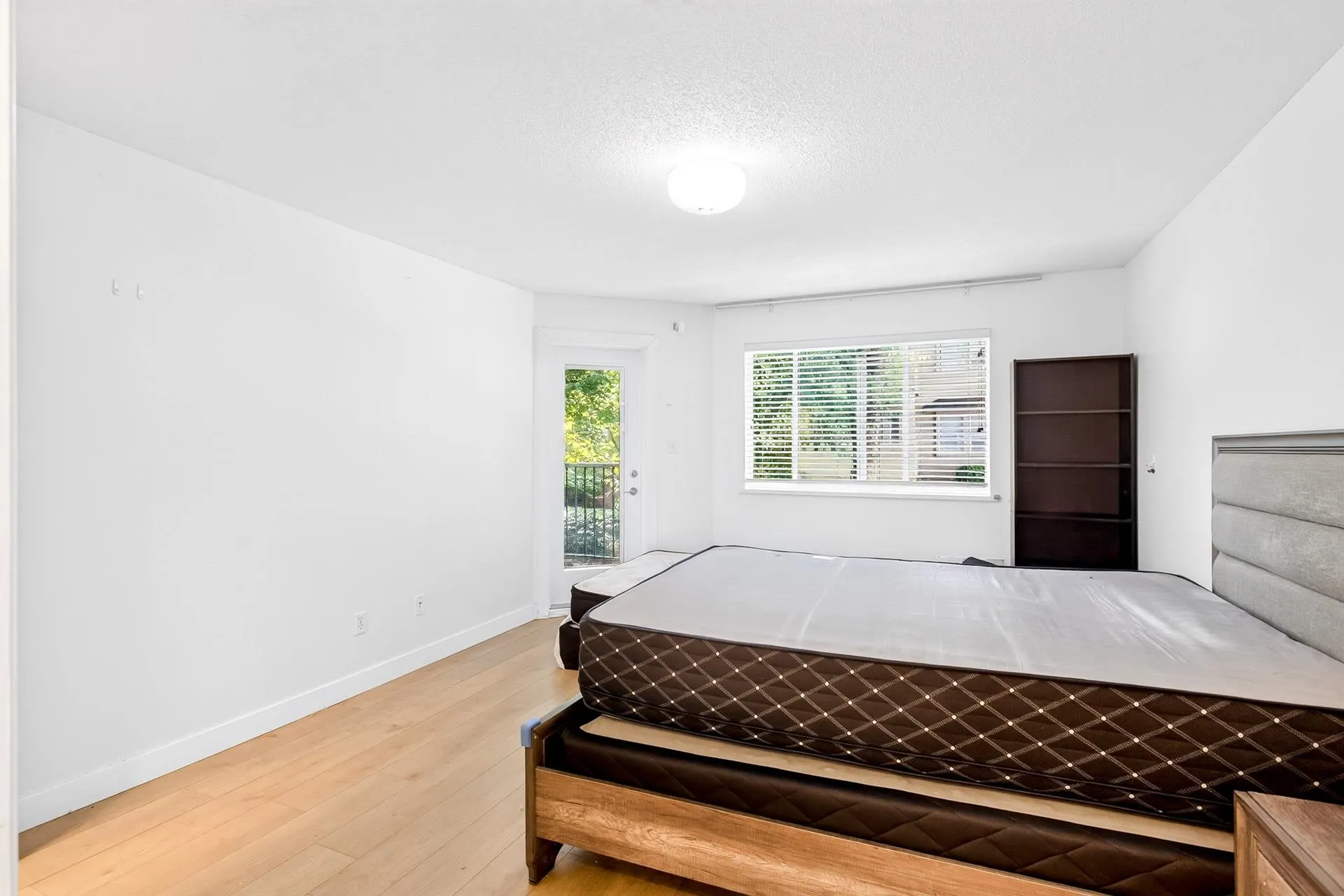7560 Moffatt Road #104