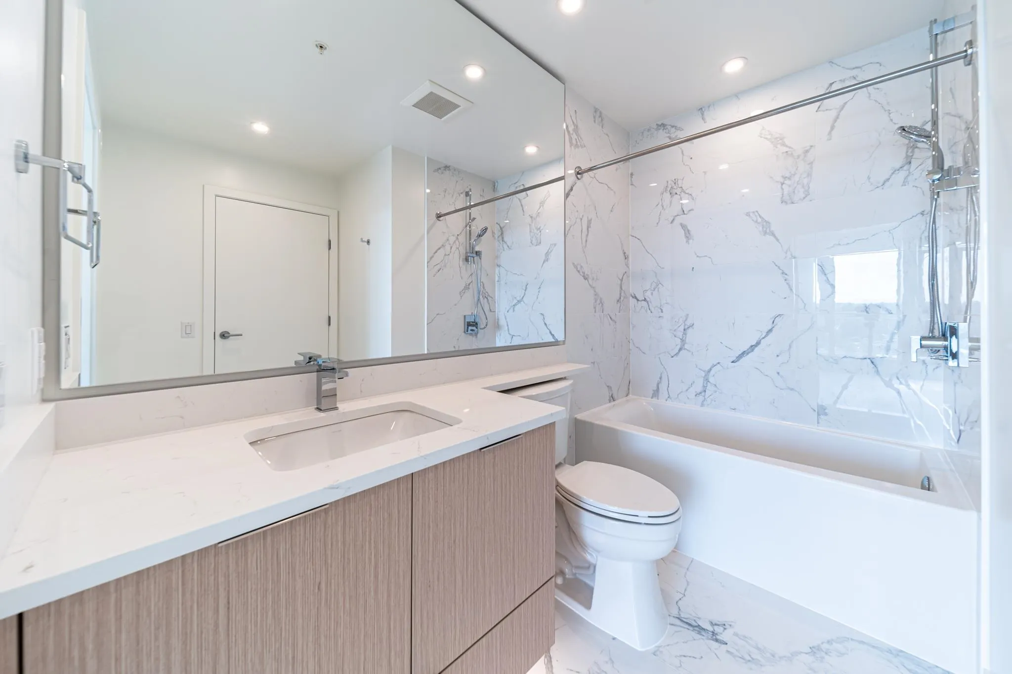 699 Whitting Way #2604