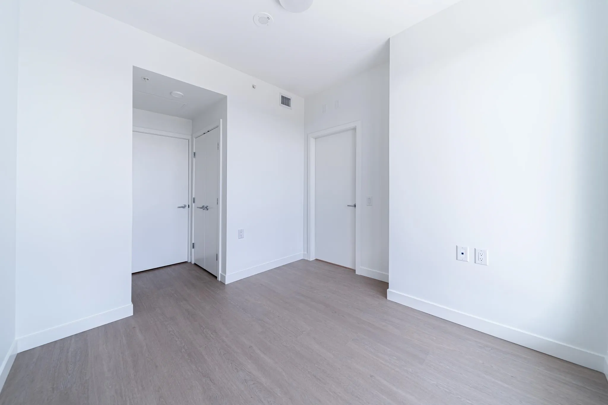 699 Whitting Way #2604