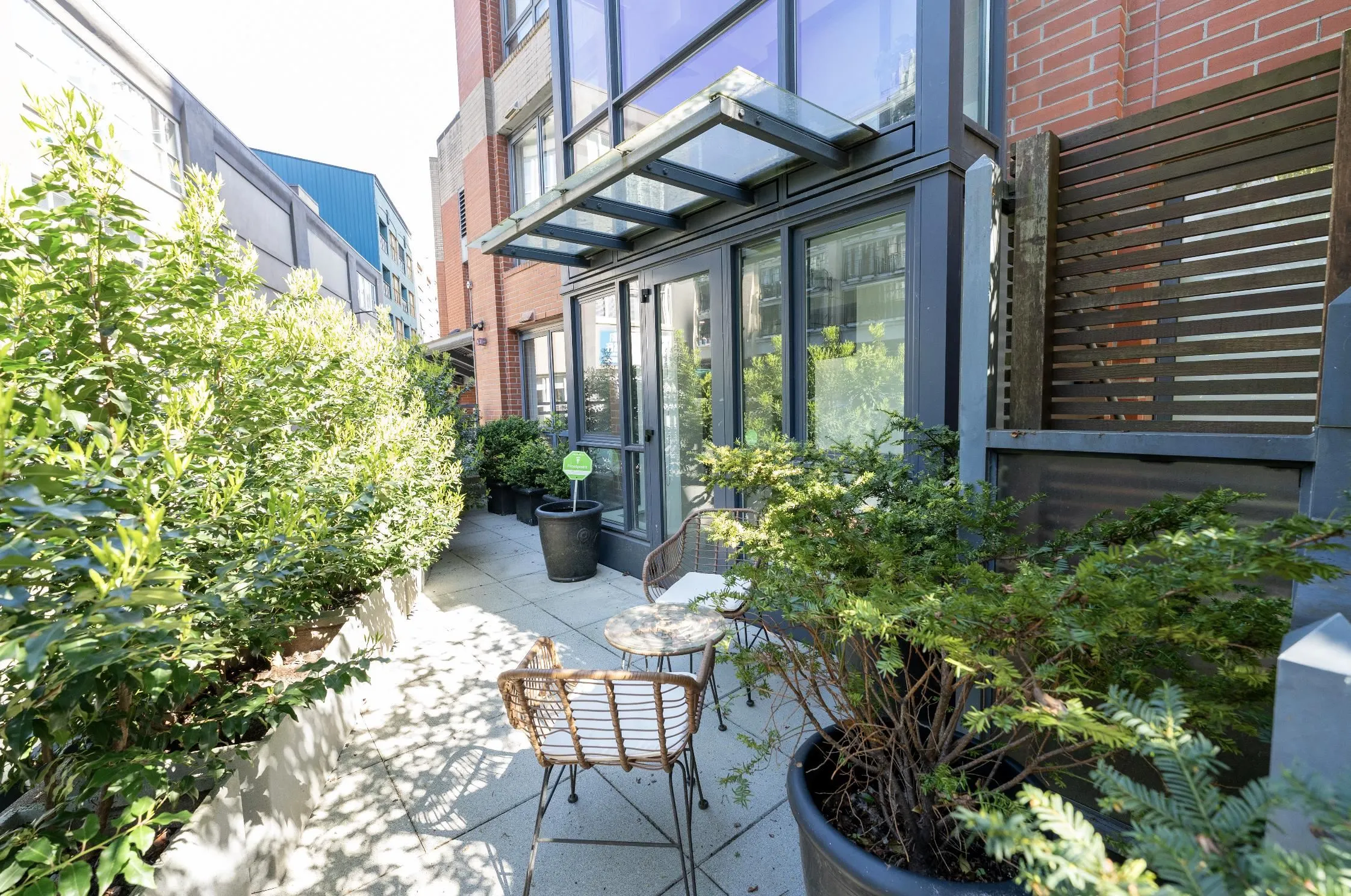 289 Drake Street #201