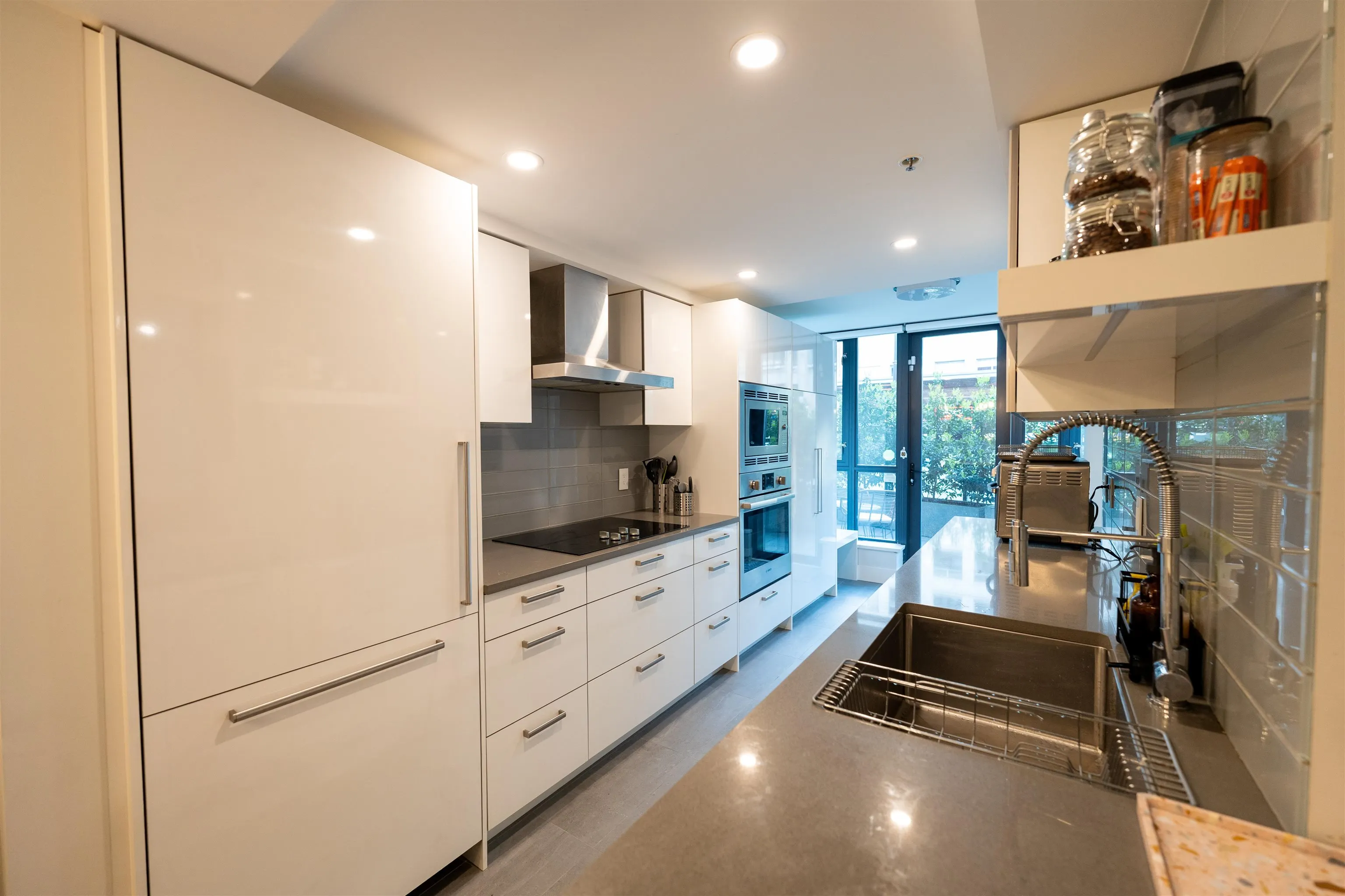 289 Drake Street #201
