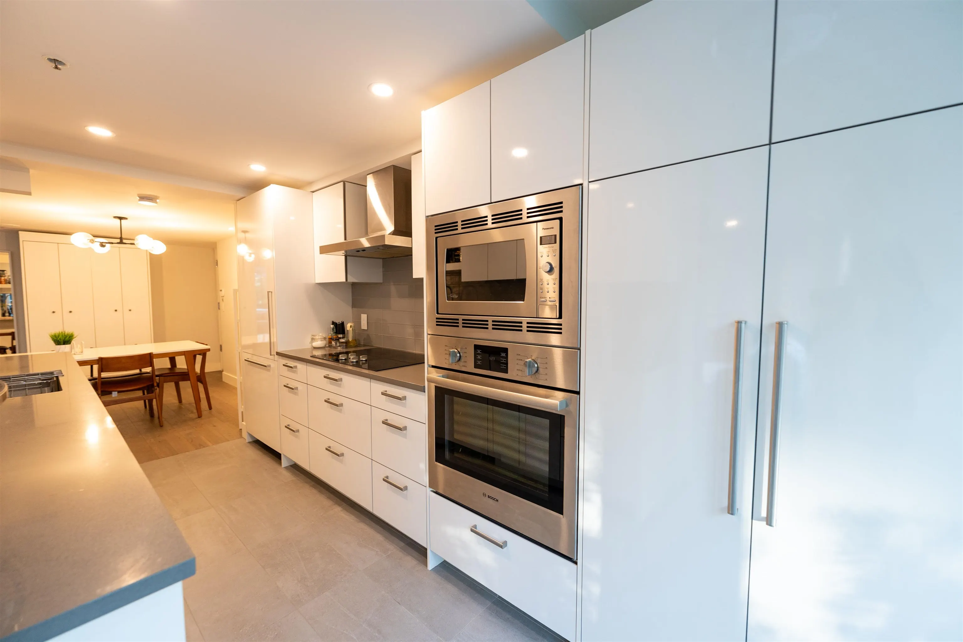 289 Drake Street #201