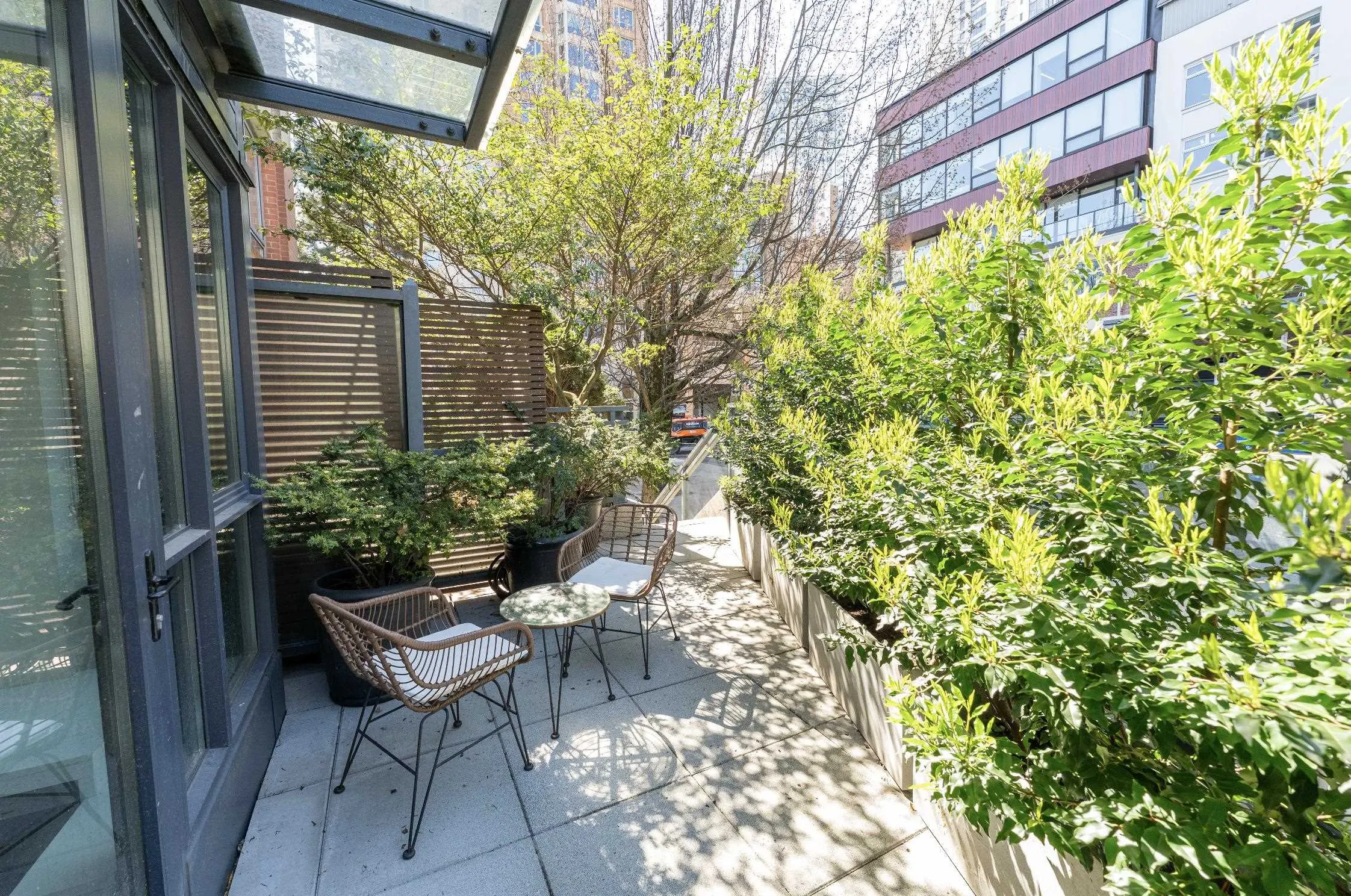 289 Drake Street #201