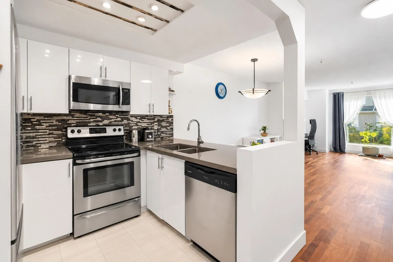 1650 Grant Avenue #206